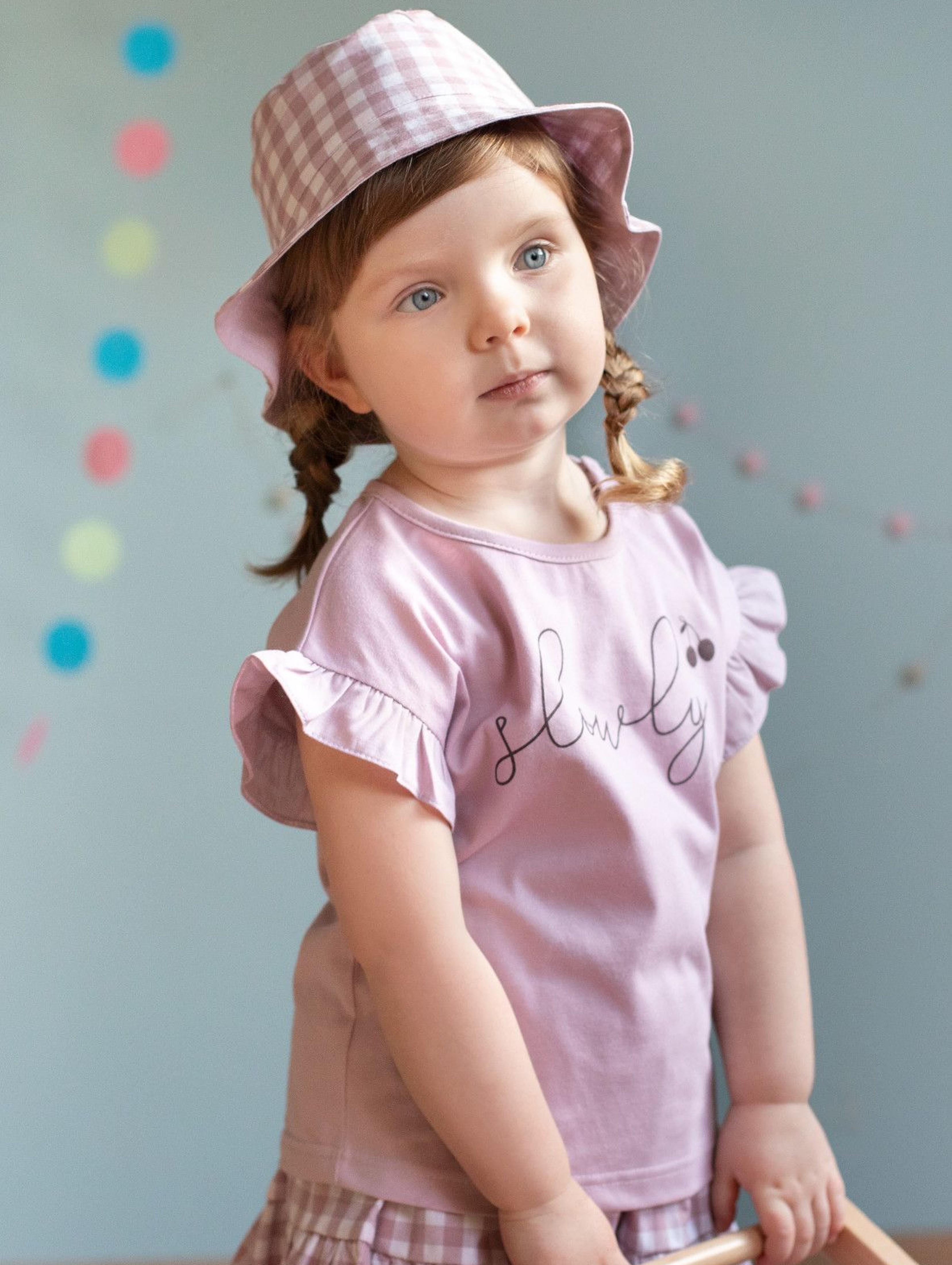 Dziewczęca bluzka typu oversize z miękkiej bawełny w pastelowym odcieniu różu