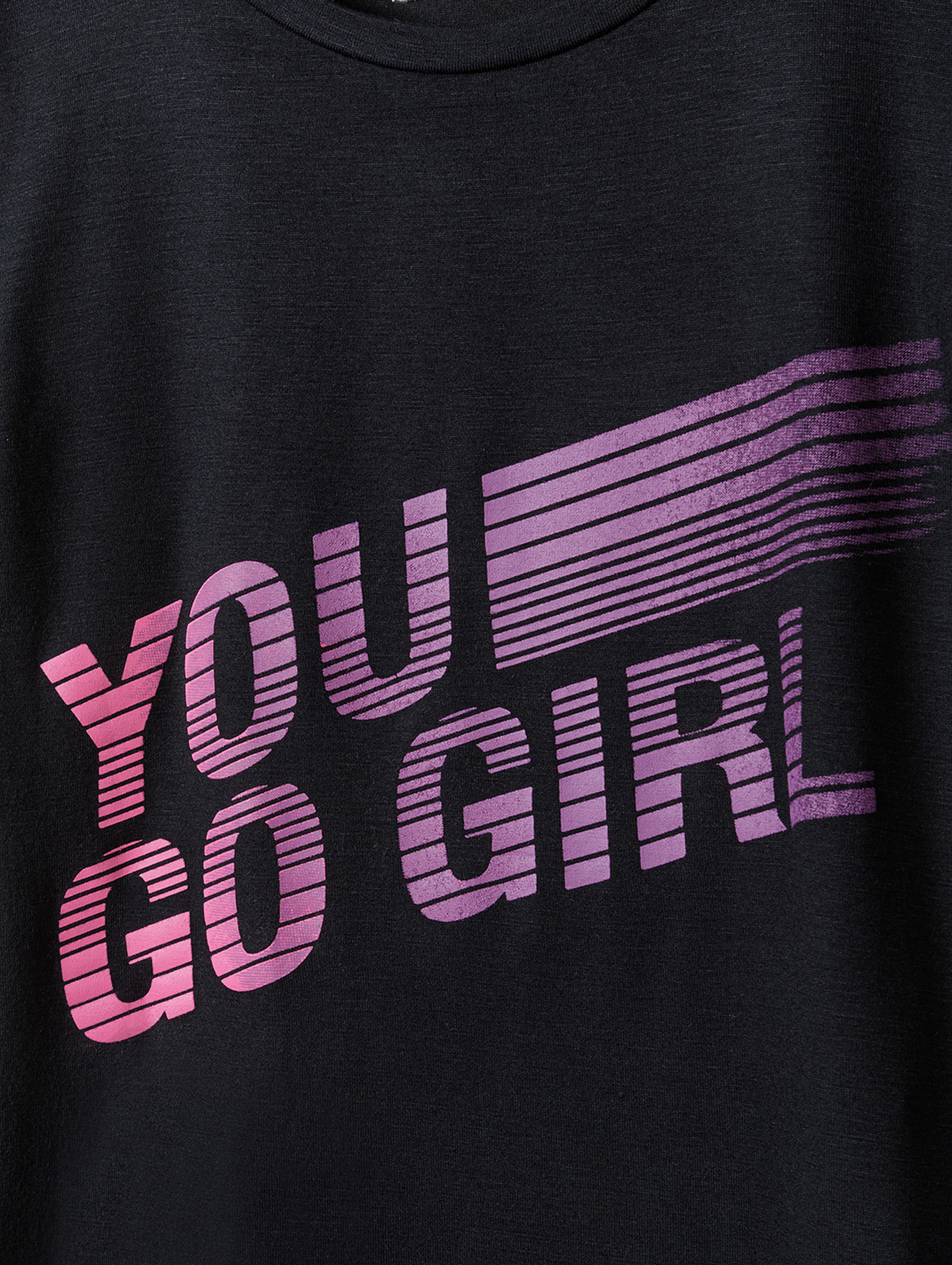 Sportowy t-shirt z wiskozy dla dziewczynki- You go girl