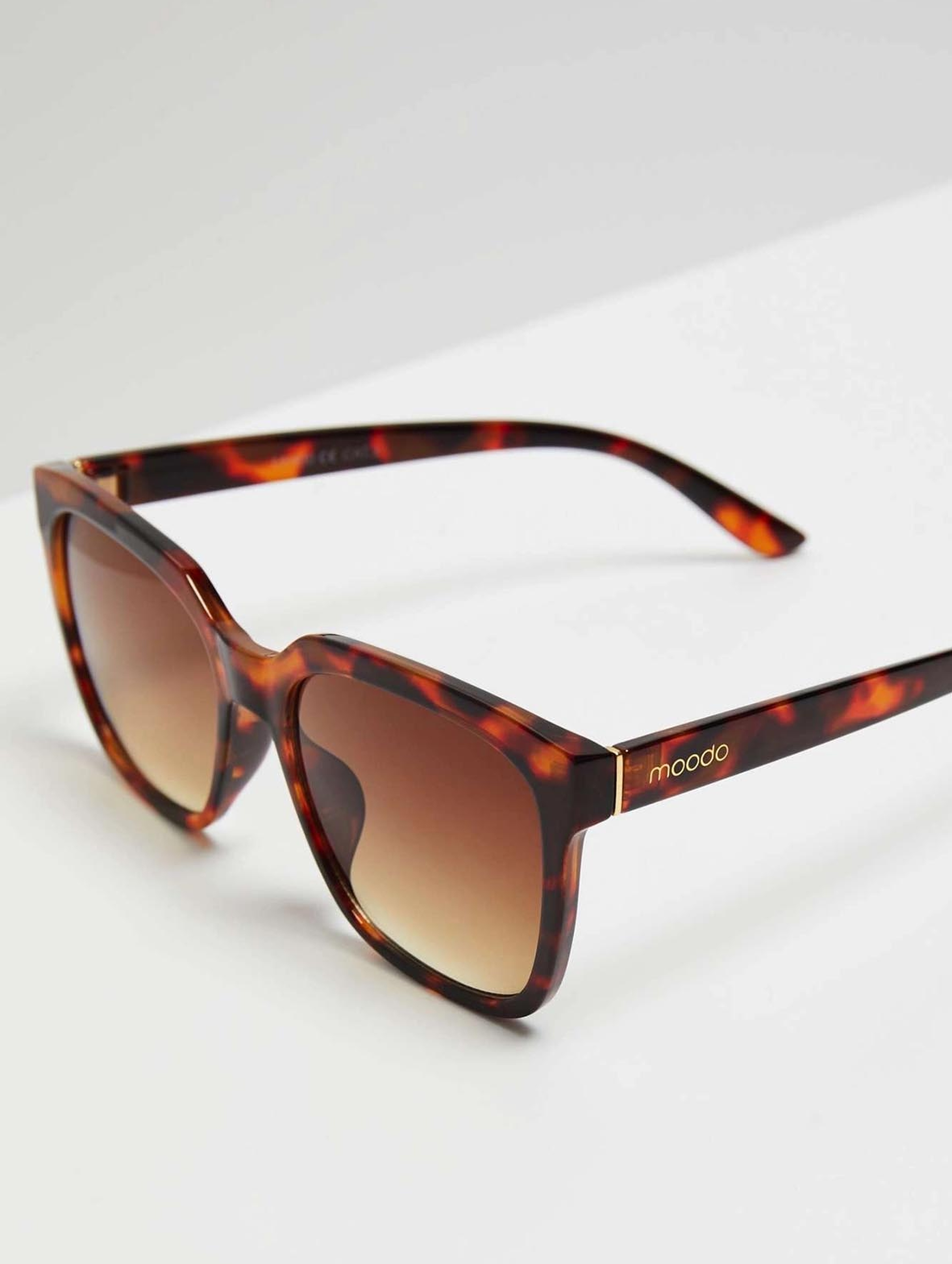 Okulary przeciwsłoneczne o kwadratowym kształcie brązowe