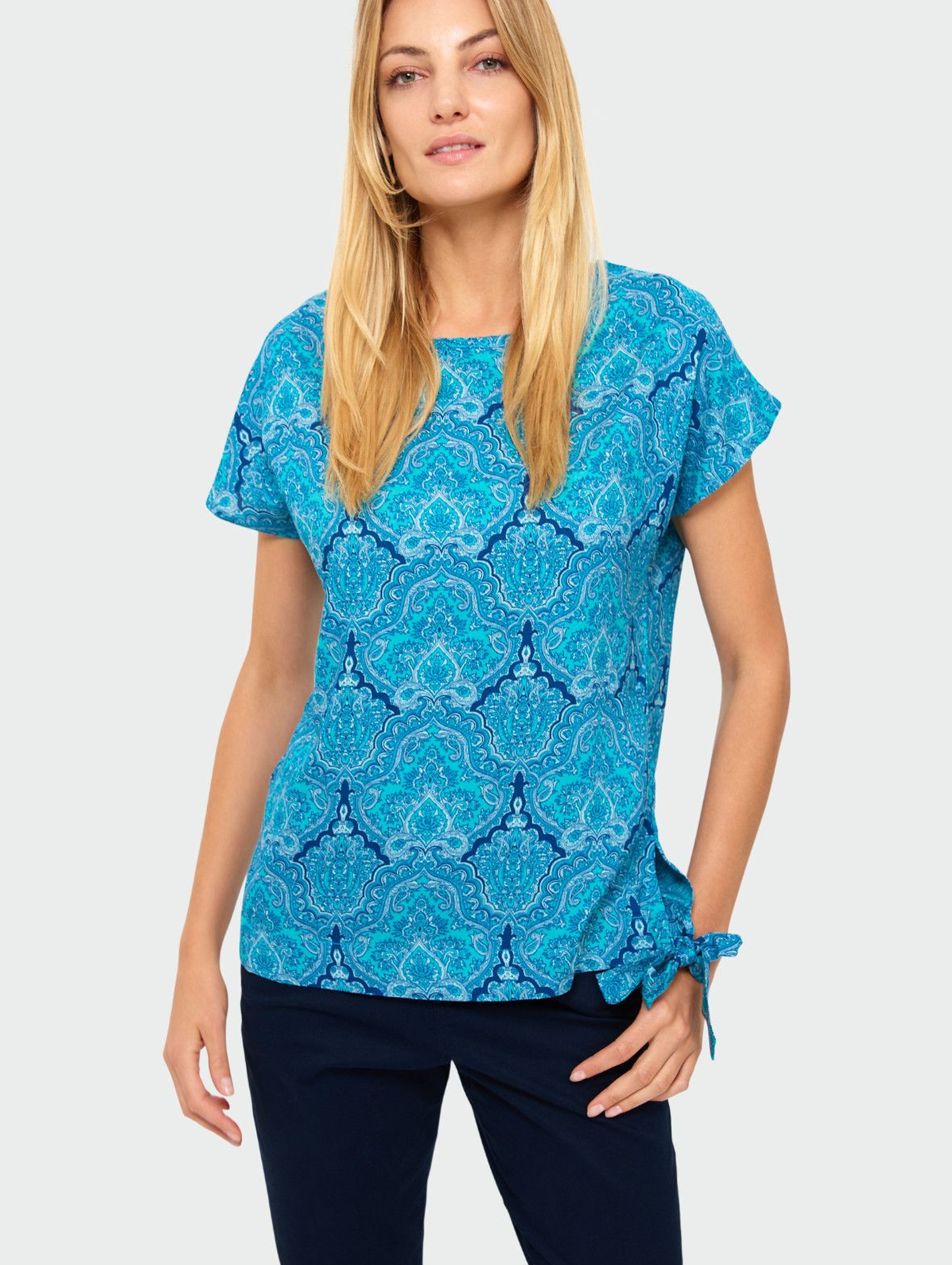 Niebieski T-shirt damski- krótki rękaw z nadrukiem