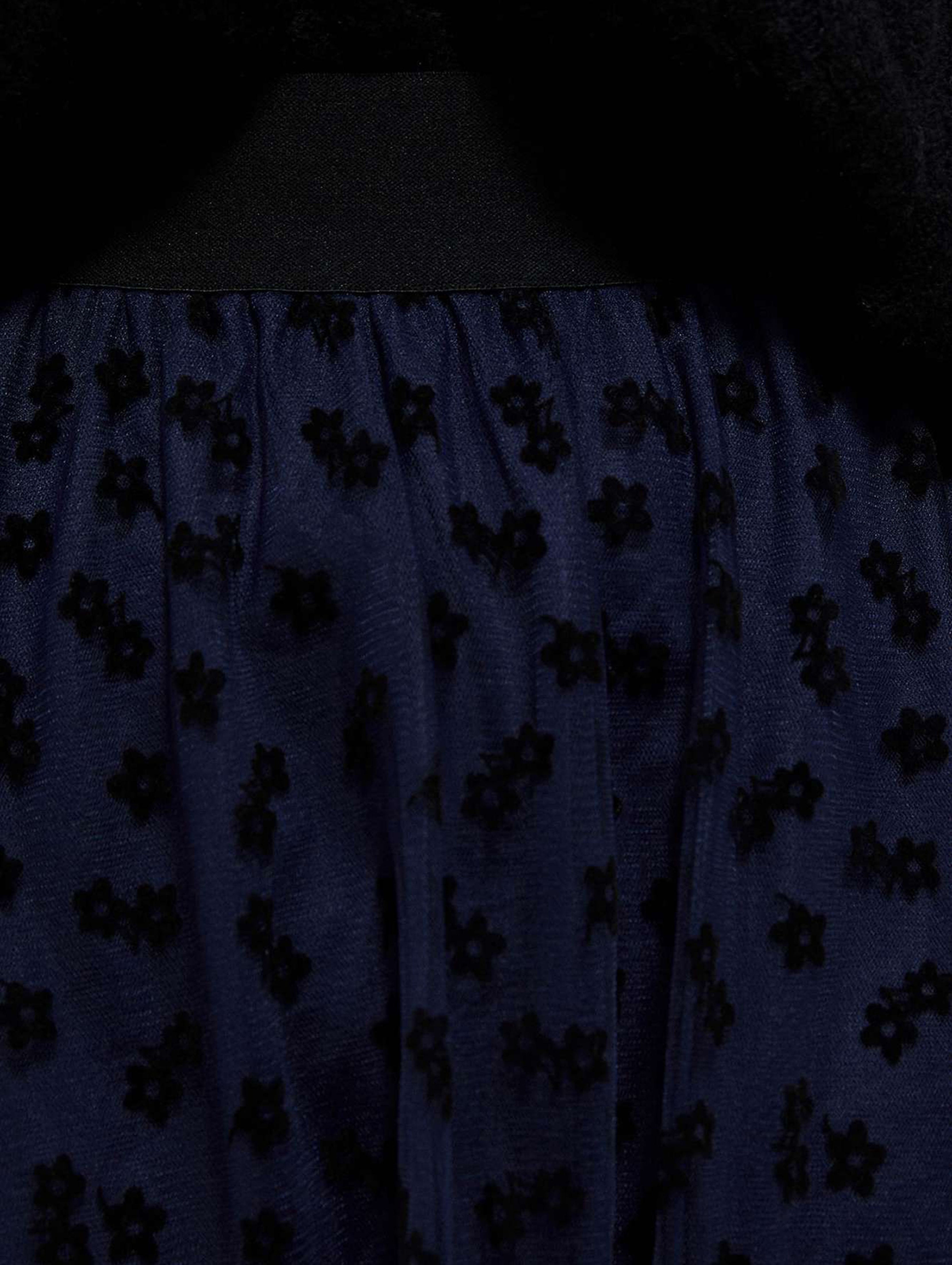 Granatowa spódnica damska midi z ażurowym wzorem