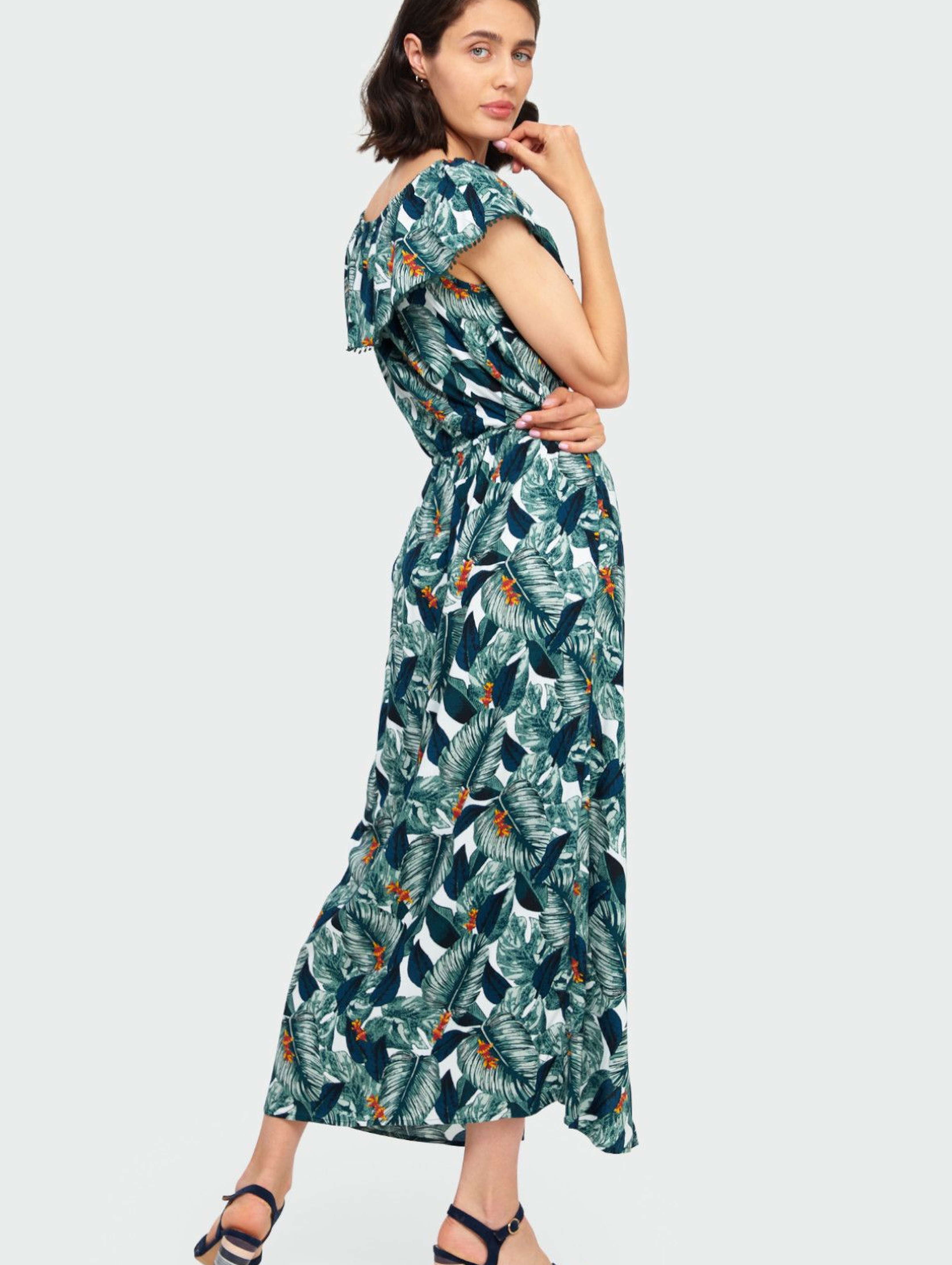 Wiskozowa długa sukienka z nadrukiem w liście typu hiszpanka
