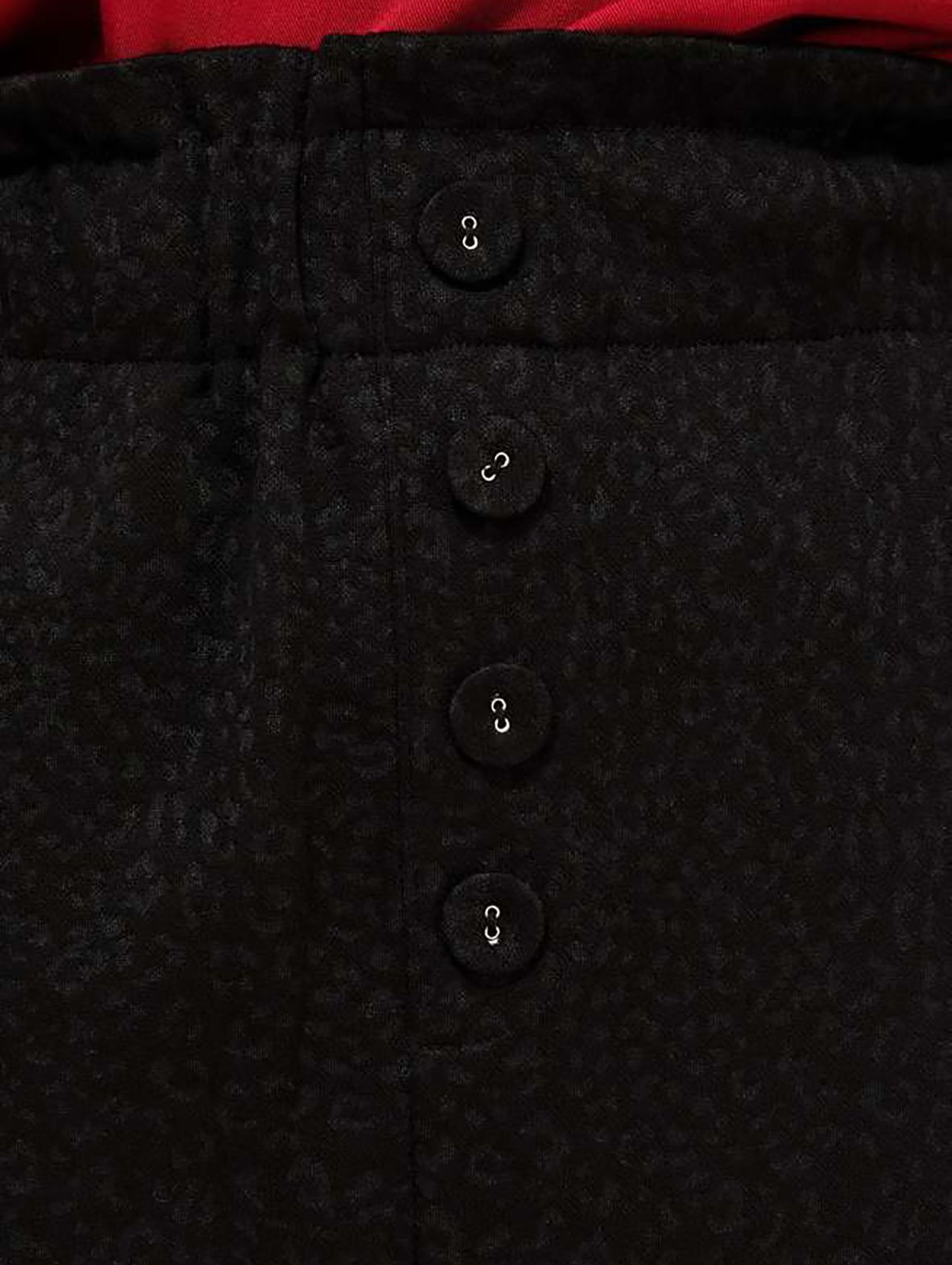 Spódnica z ozdobnymi guziczkami  - czarna
