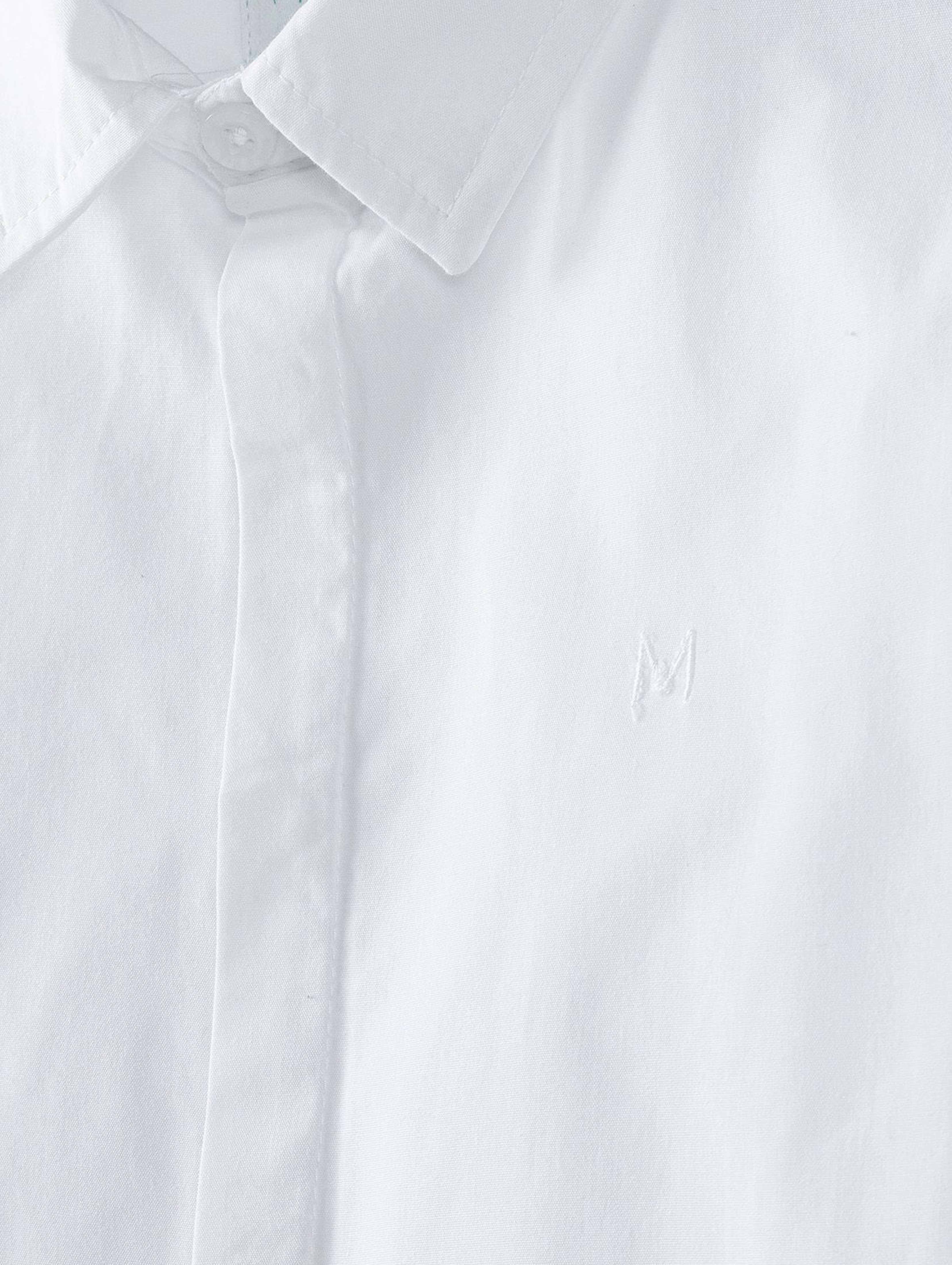 Elegancka biała koszula z długim rękawem