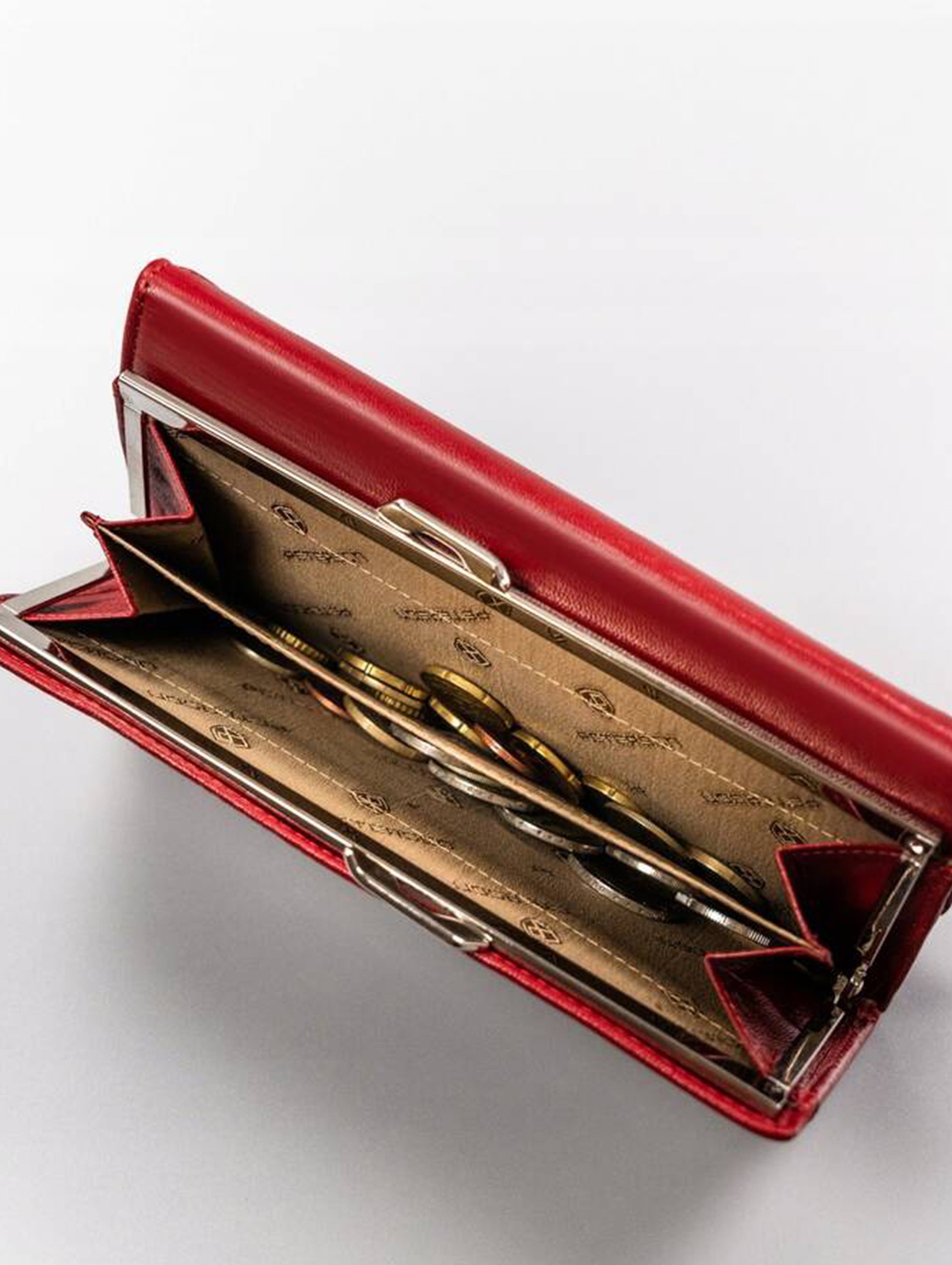 Czerwony duży, skórzany portfel damski na bigiel i zatrzask — Peterson