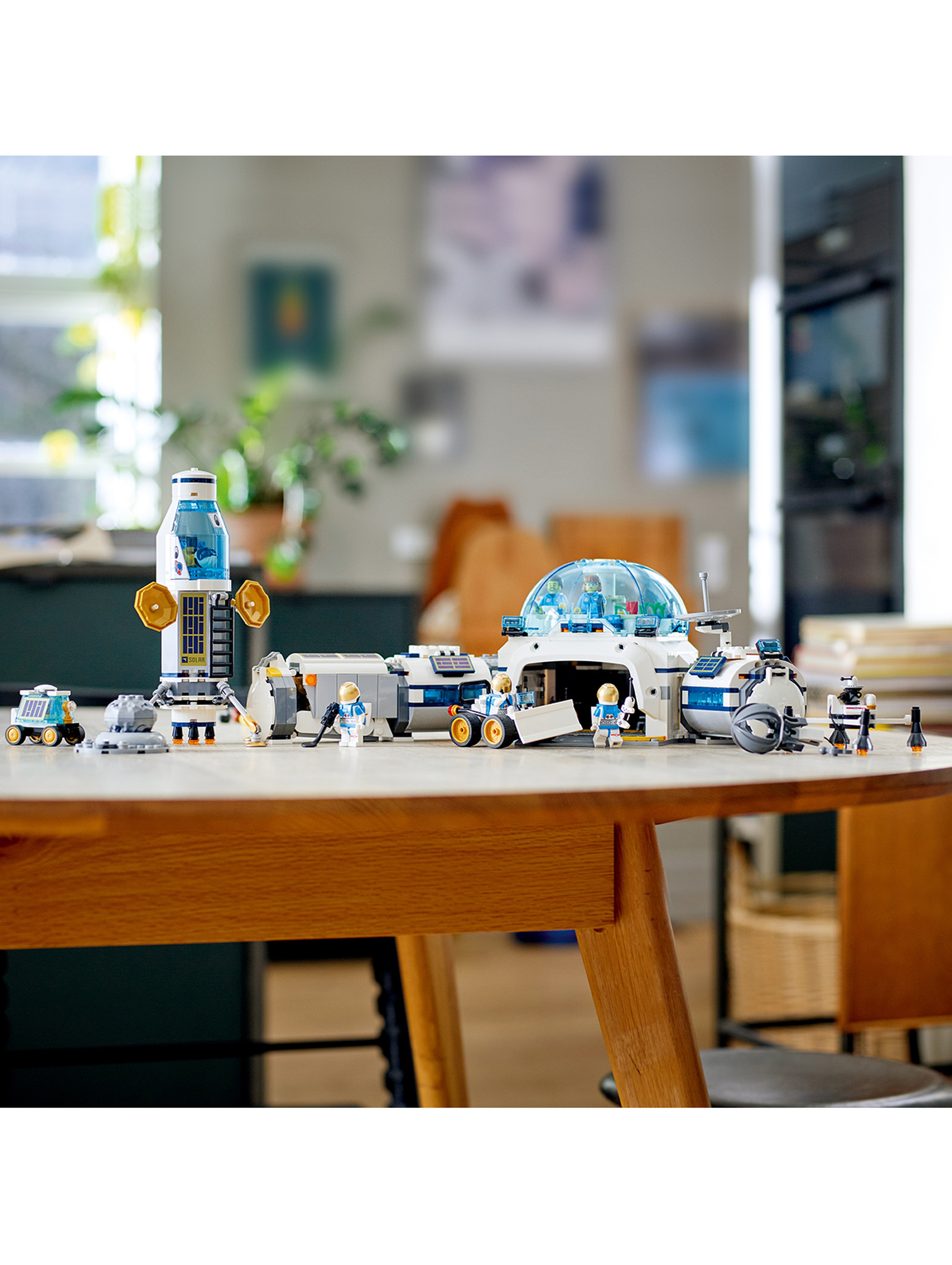 LEGO City - Stacja badawcza na Księżycu 60350 - 786 elementów, wiek 7+