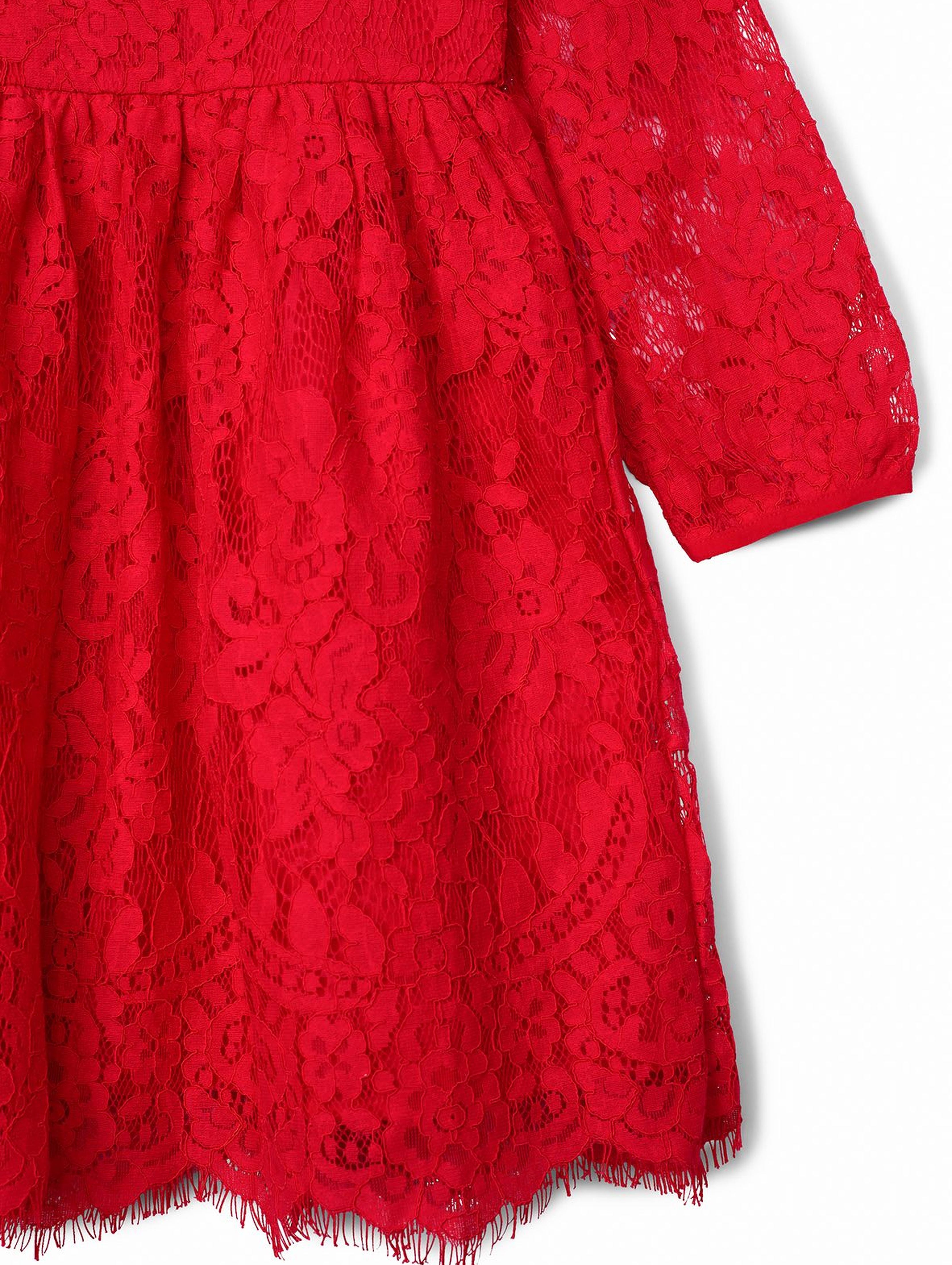 Czerwona koronkowa sukienka z rozkloszowanym dołem