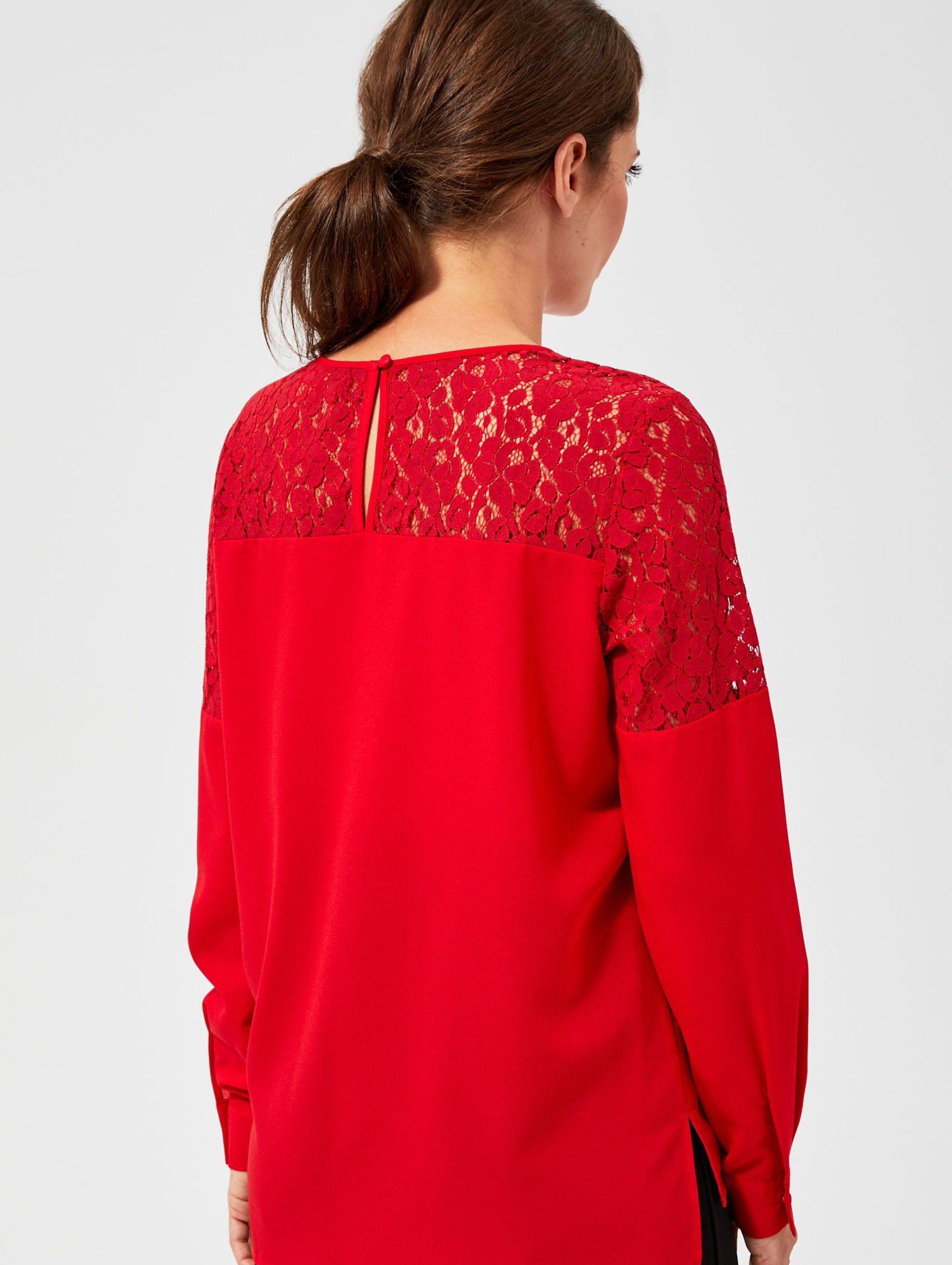 Czarwona bluzka damska z koronkową górą