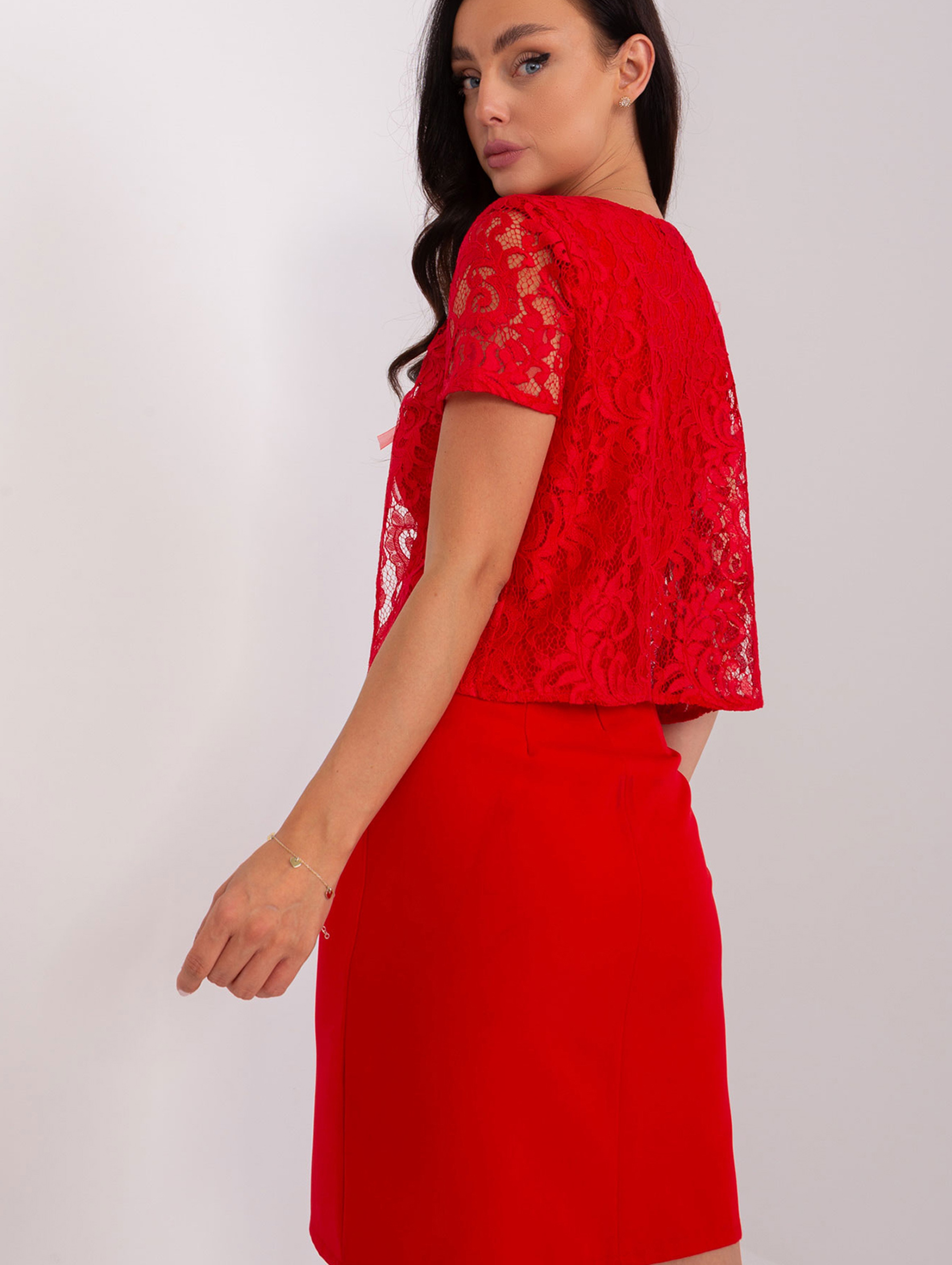 Czerwona ołówkowa sukienka damska koktajlowa z koronką