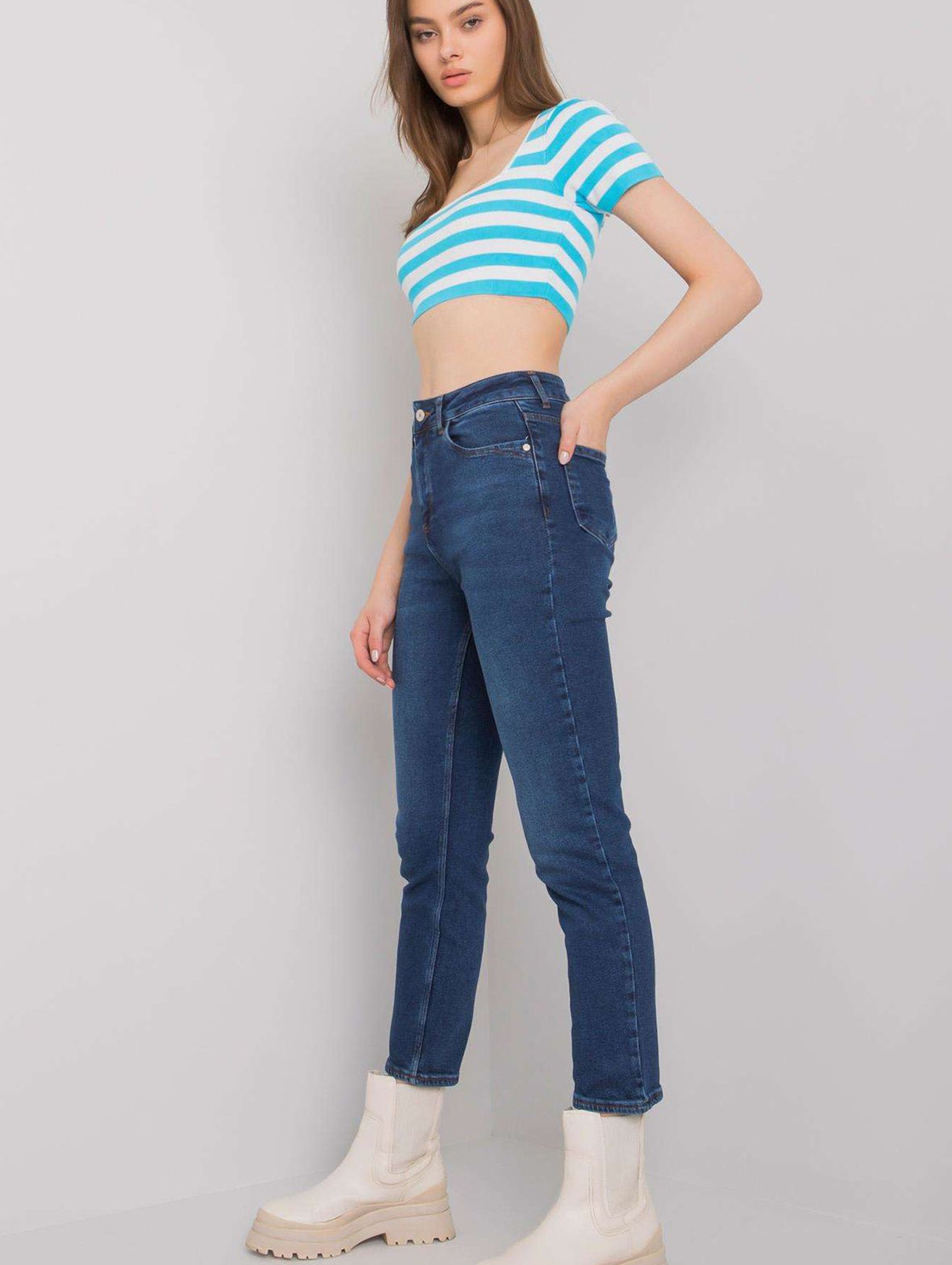 Niebieskie jeansy damskie