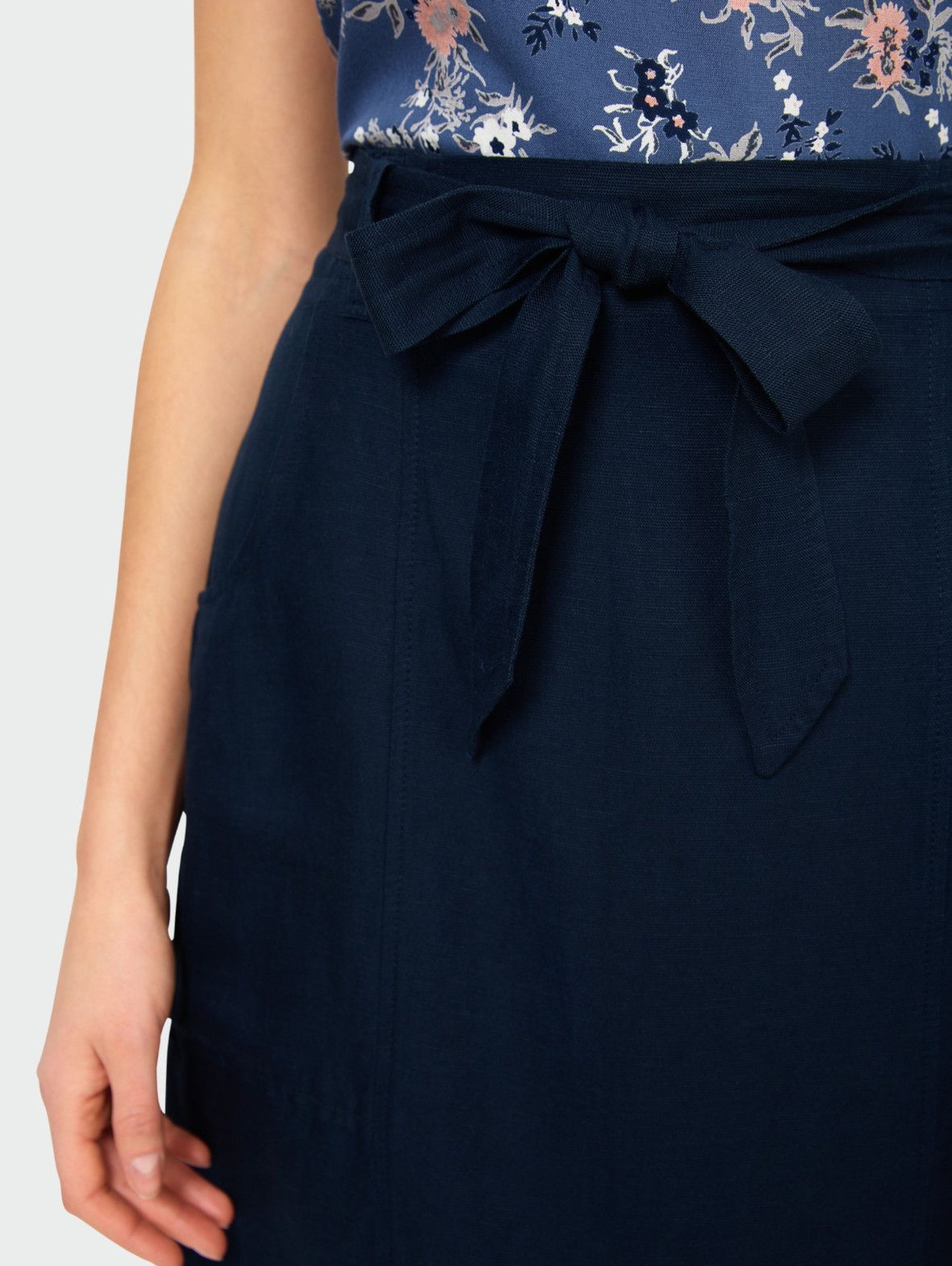 Lniana Granatowa ołówkowa spódnica damska z paskiem w talii