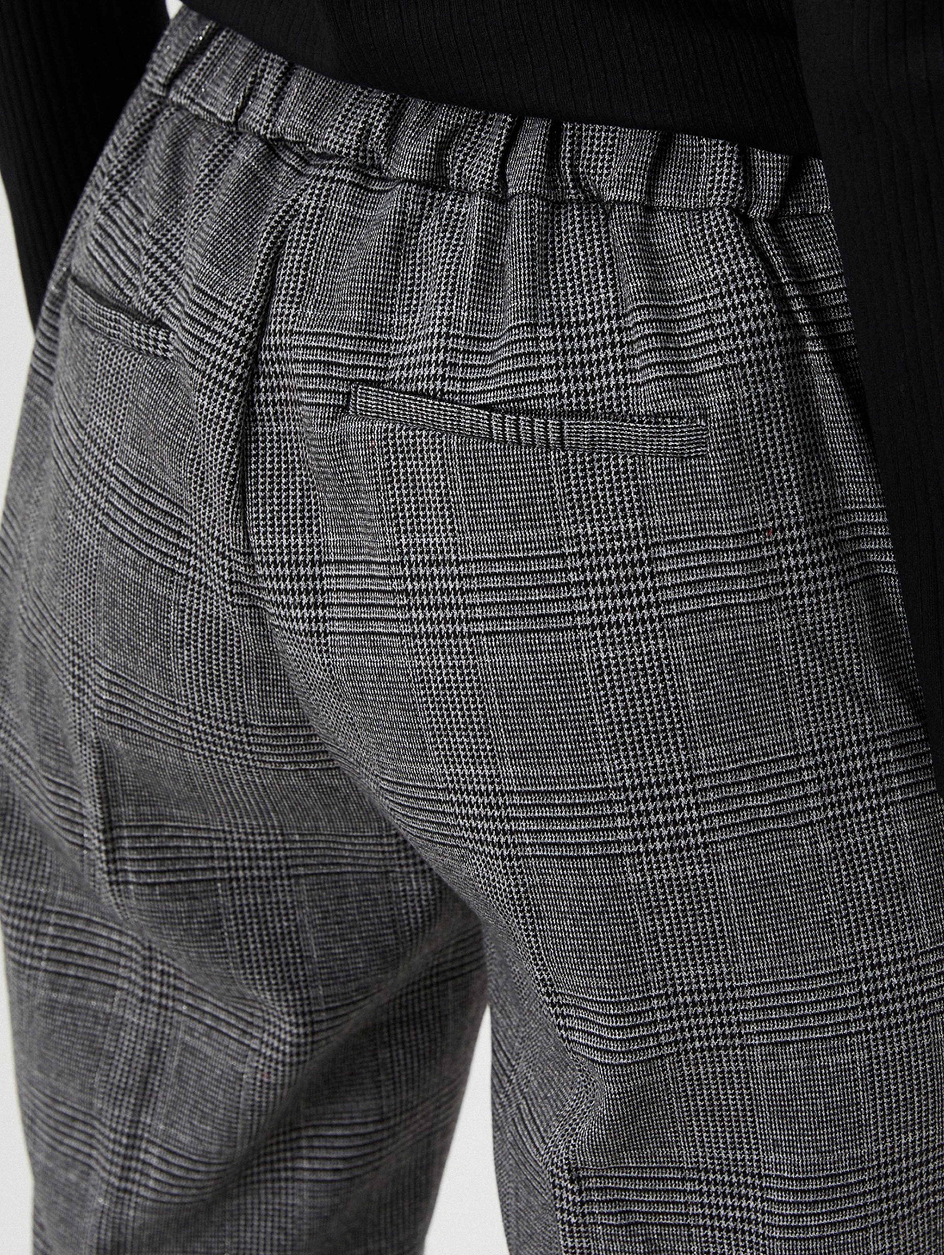 Kraciaste spodnie typu cygaretki bez zapięcia