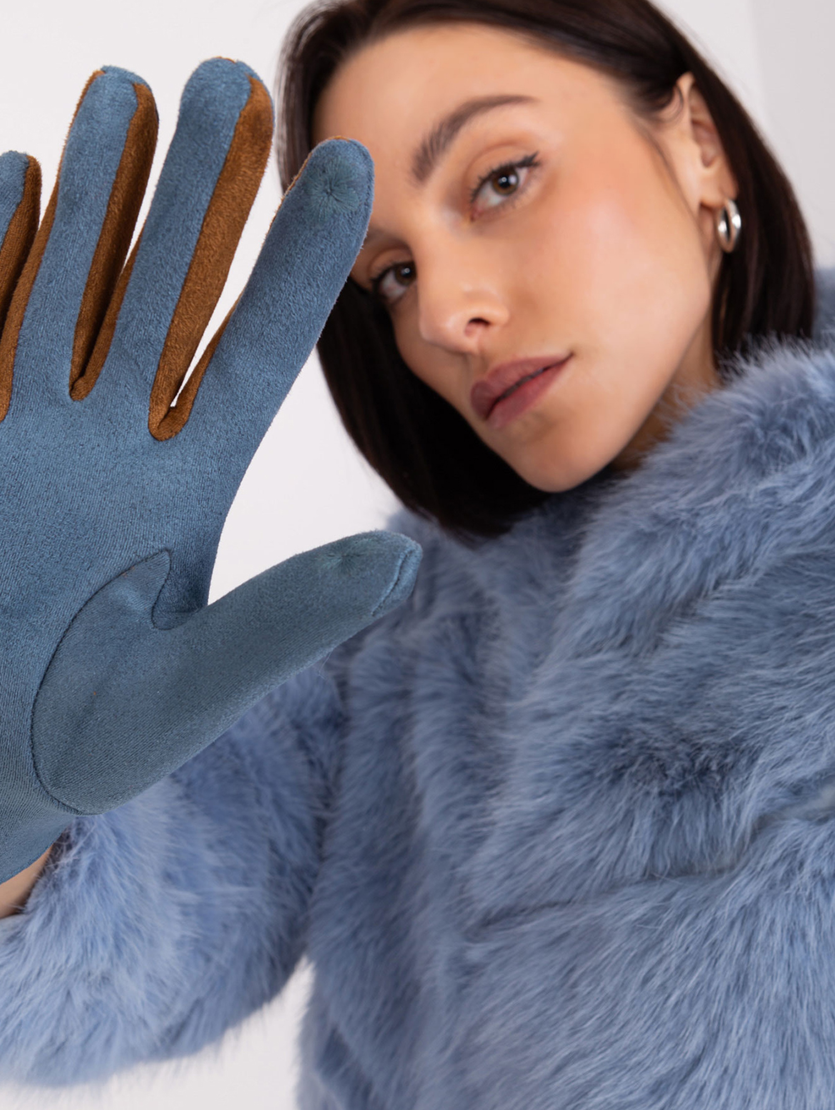 Brudnoniebieskie rękawiczki z plecionymi paskami