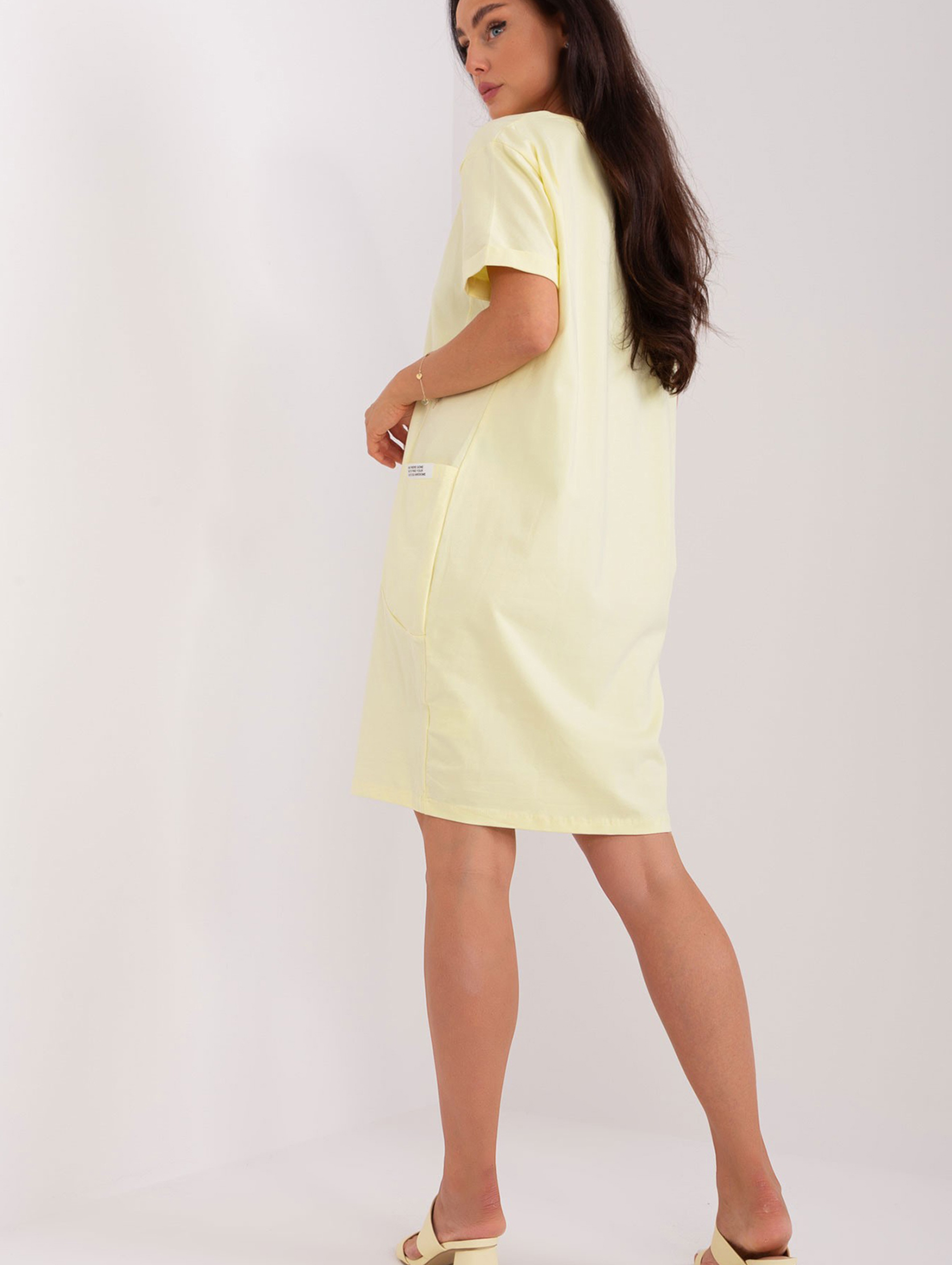 Jasnożółta dresowa sukienka basic z kieszeniami