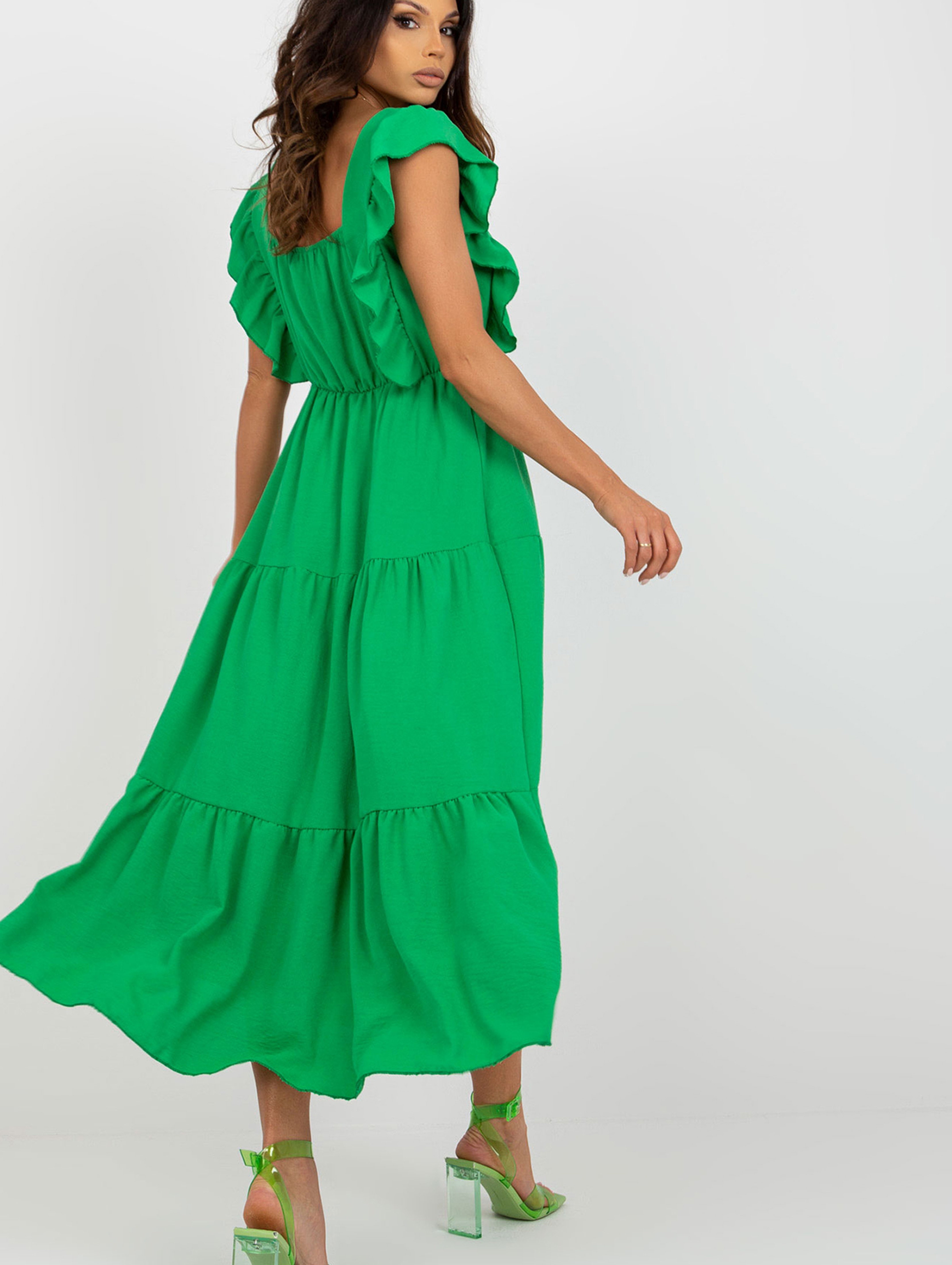 Zielona midi sukienka z falbankami przy rękawach