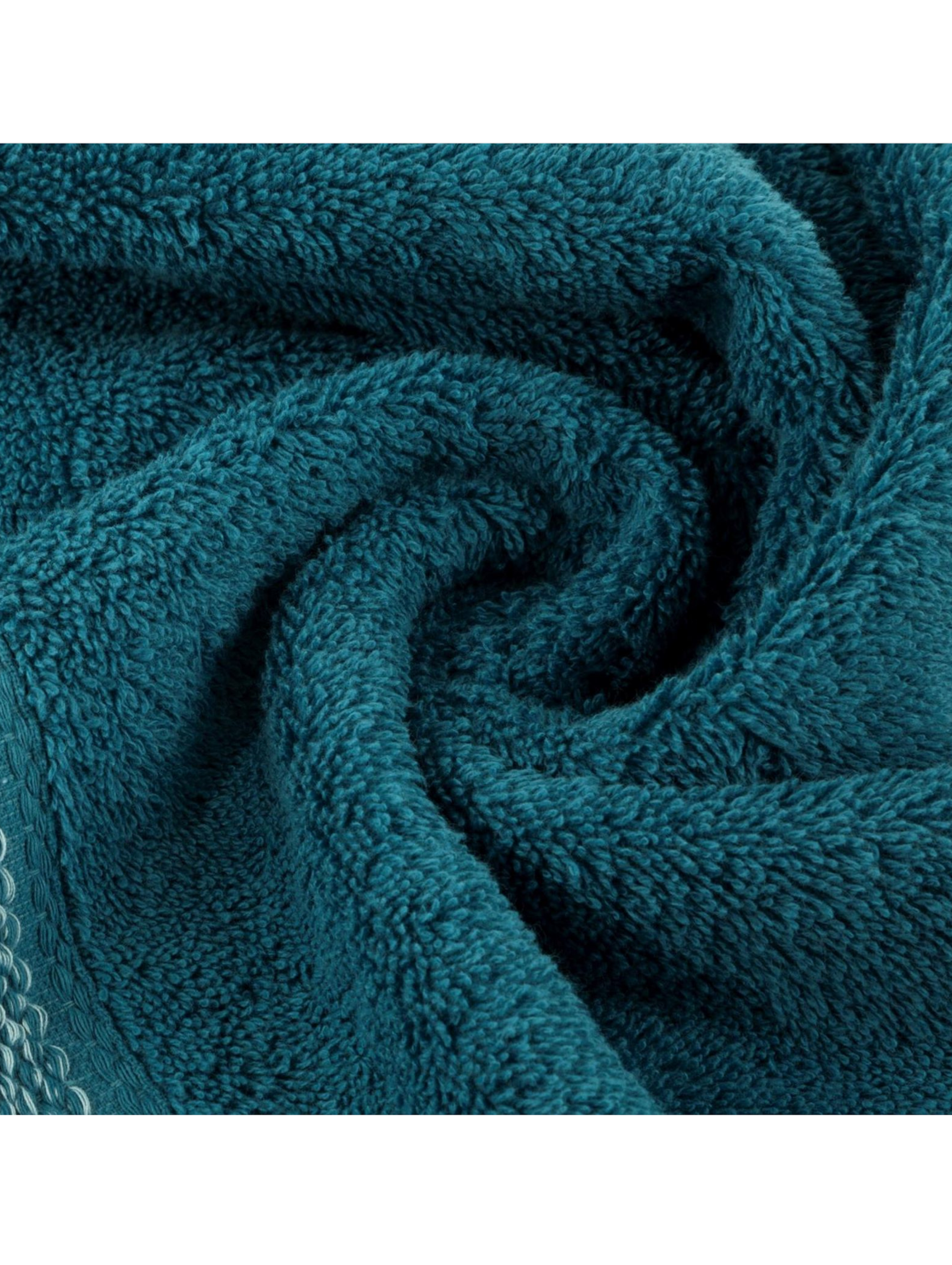 Turkusowy ręcznik 70x140 cm z ozdobnym pasem