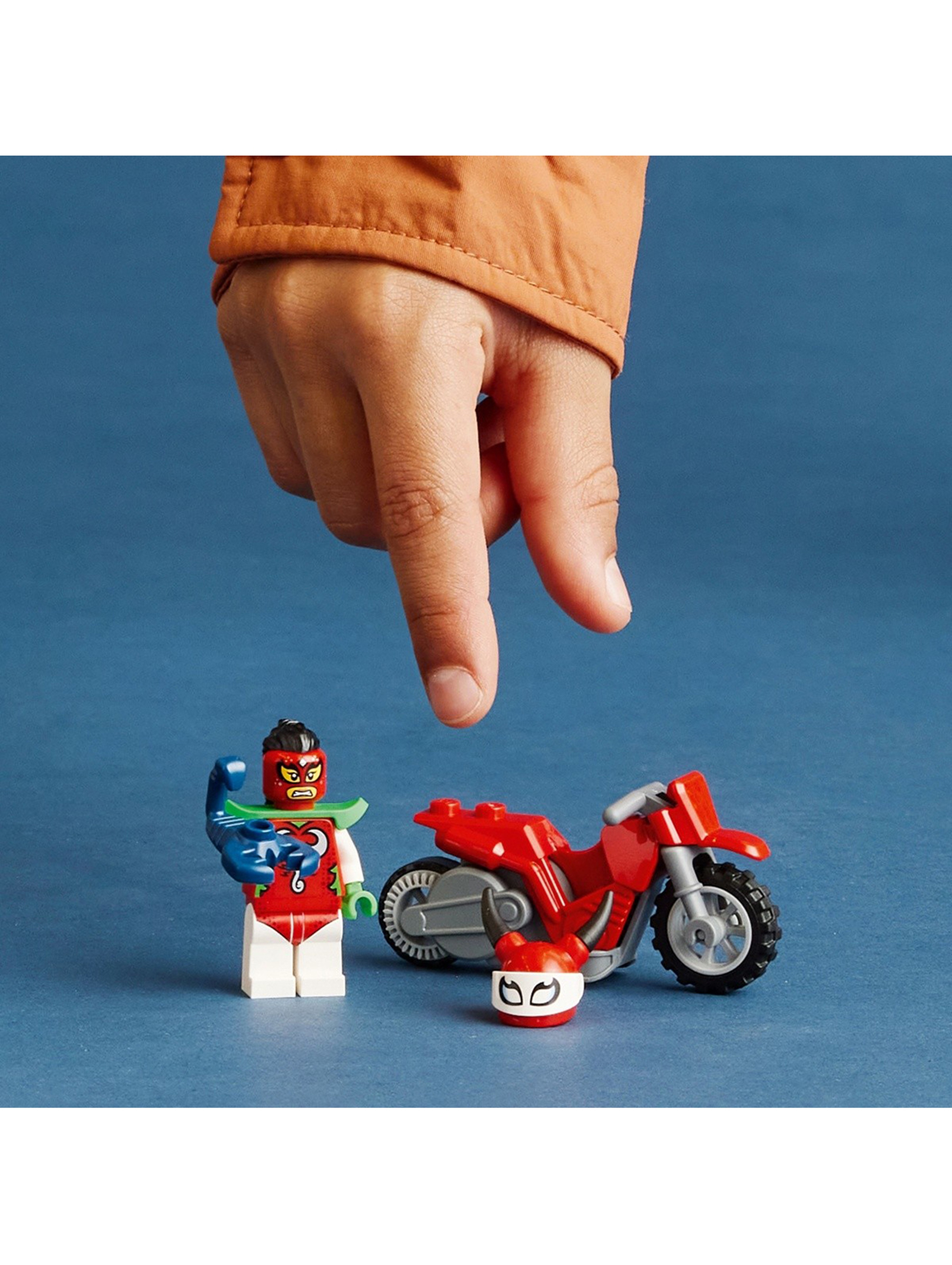 LEGO City - Motocykl kaskaderski brawurowego skorpiona 60332 - 15 elementów, wiek 5+