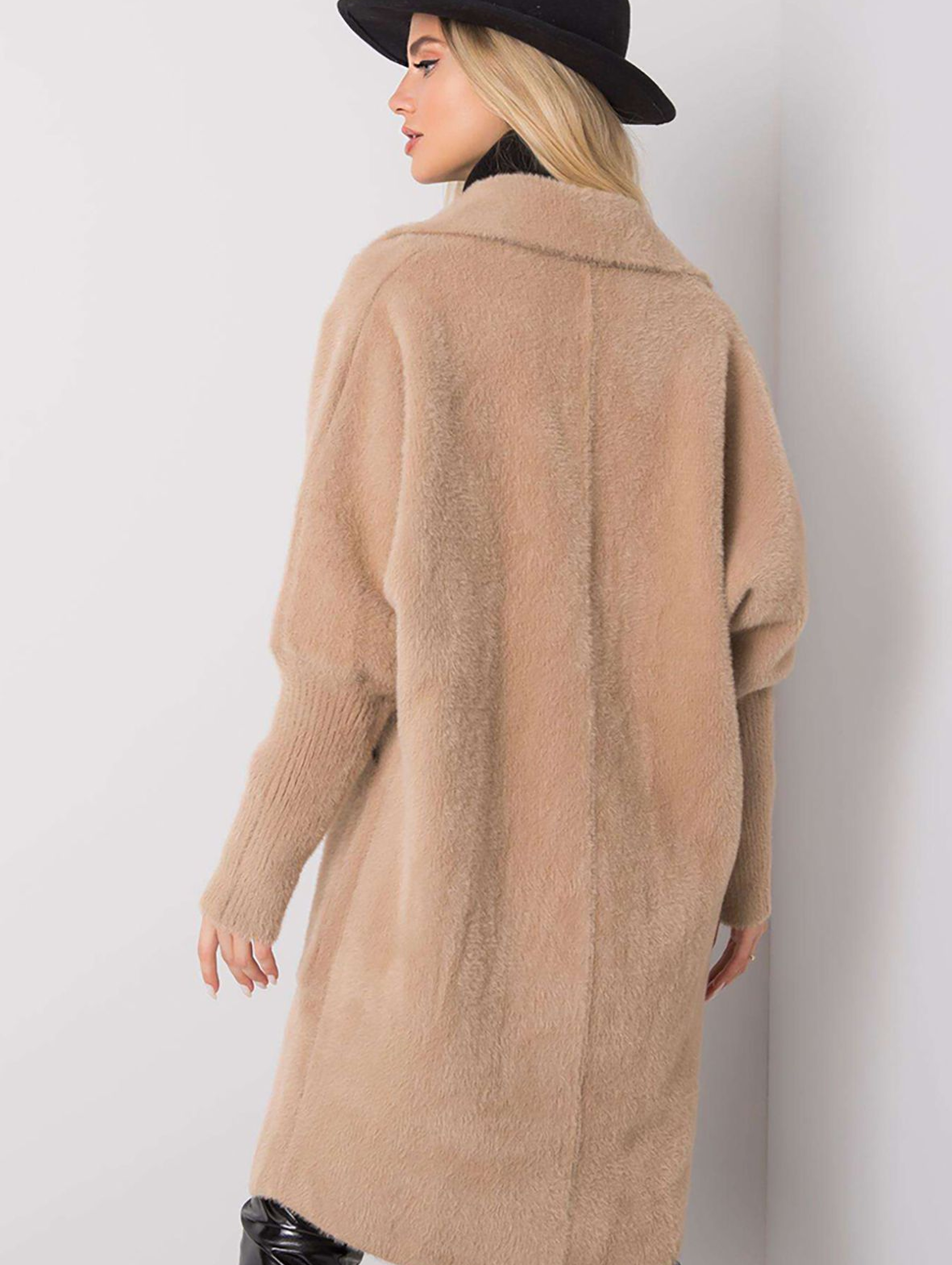 Beżowy płaszcz alpaka z kieszeniami rozmiar S/M