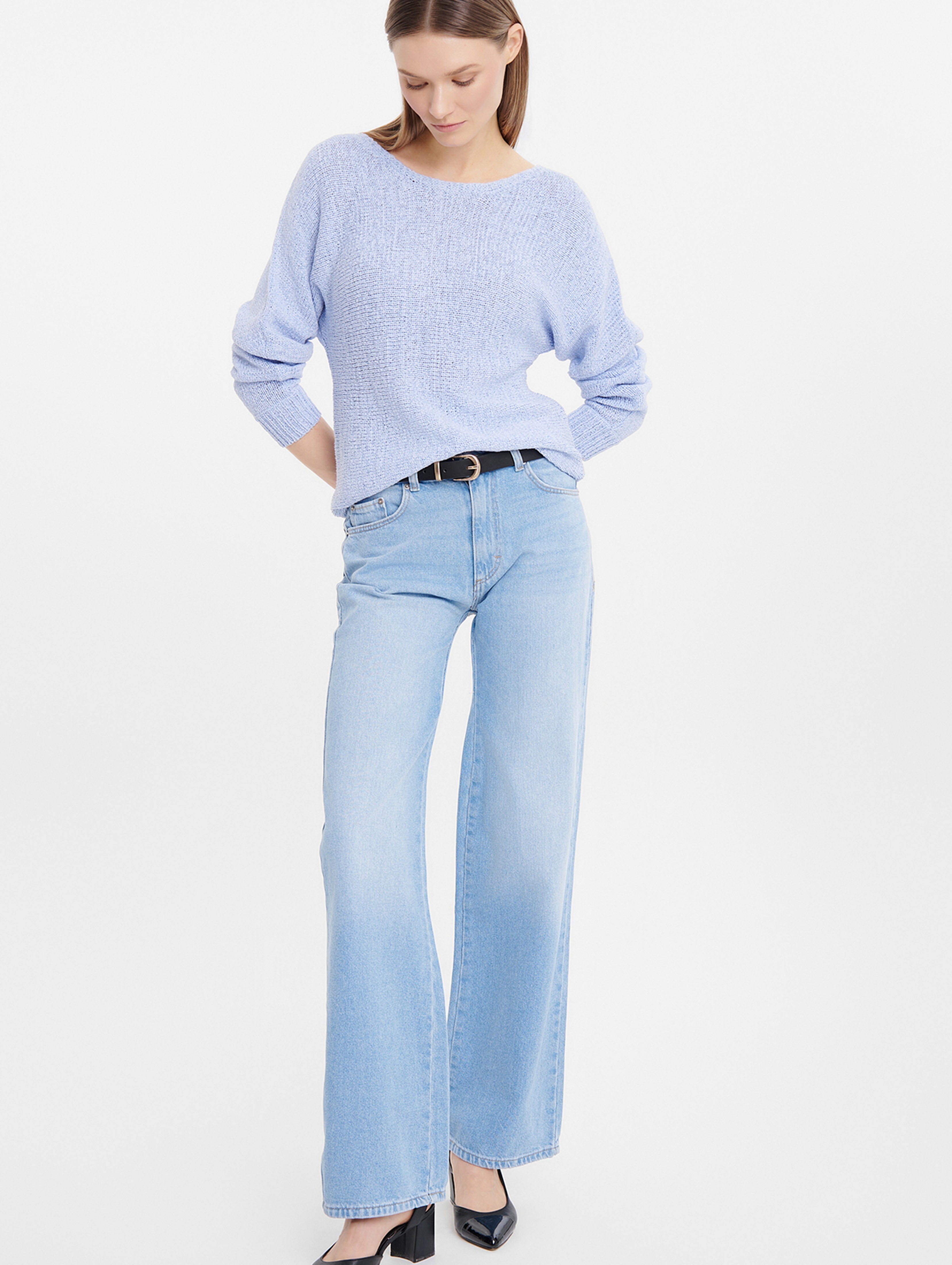 Sweter oversize niebieski z surowa strukturą niebieski