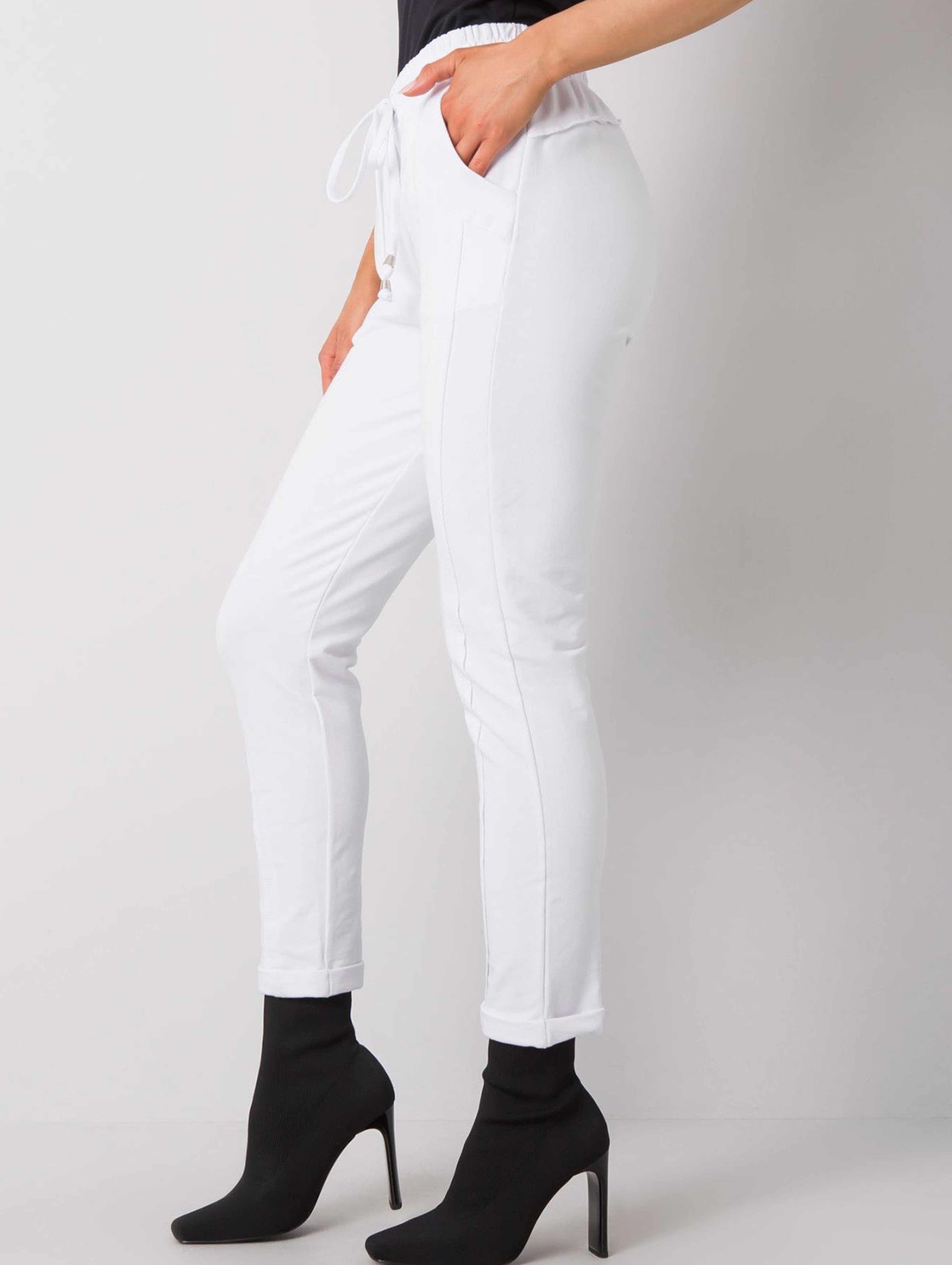 Białe spodnie basic Approachable
