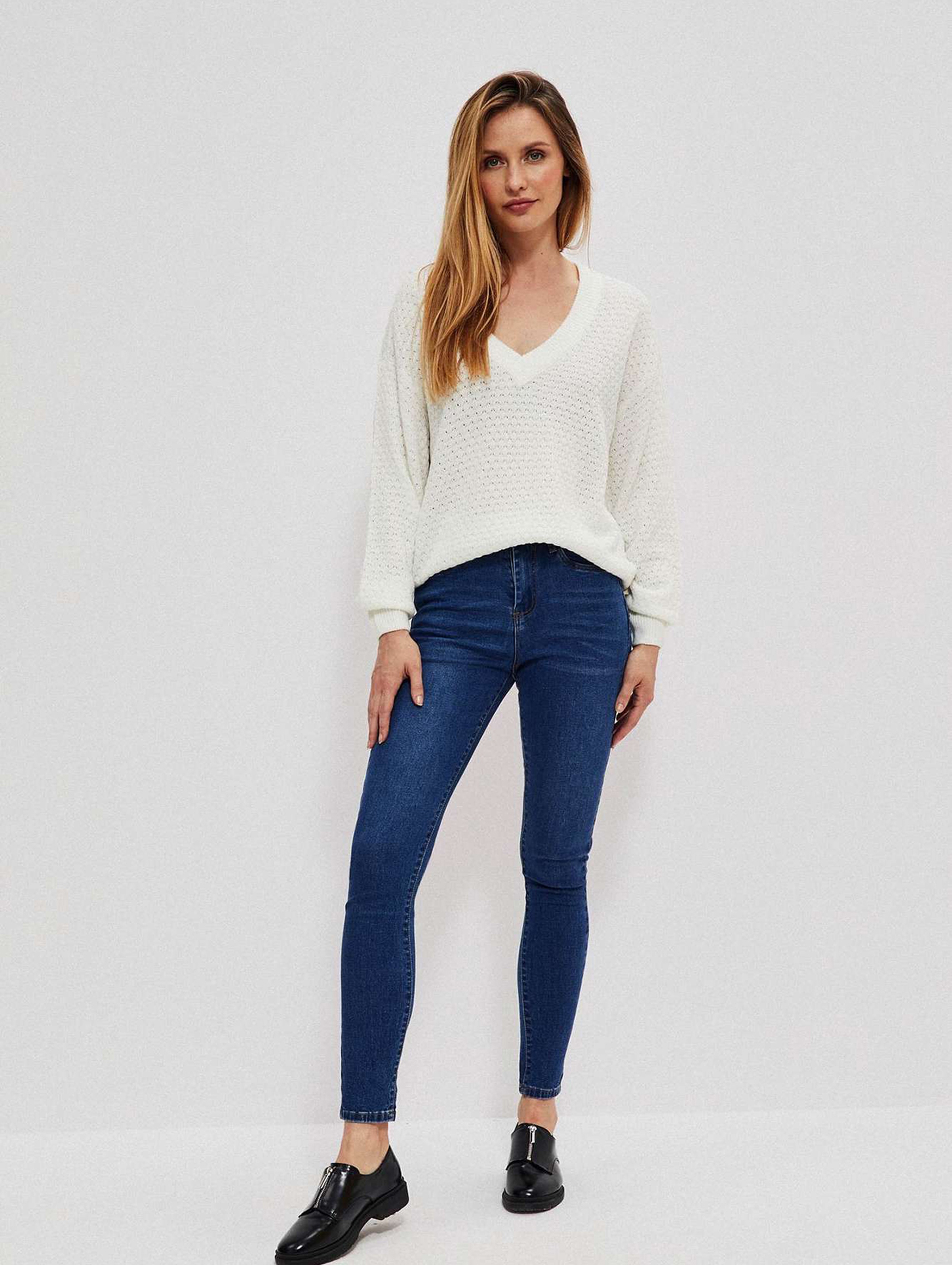 Niebieskie spodnie damskie jeansowe skinny