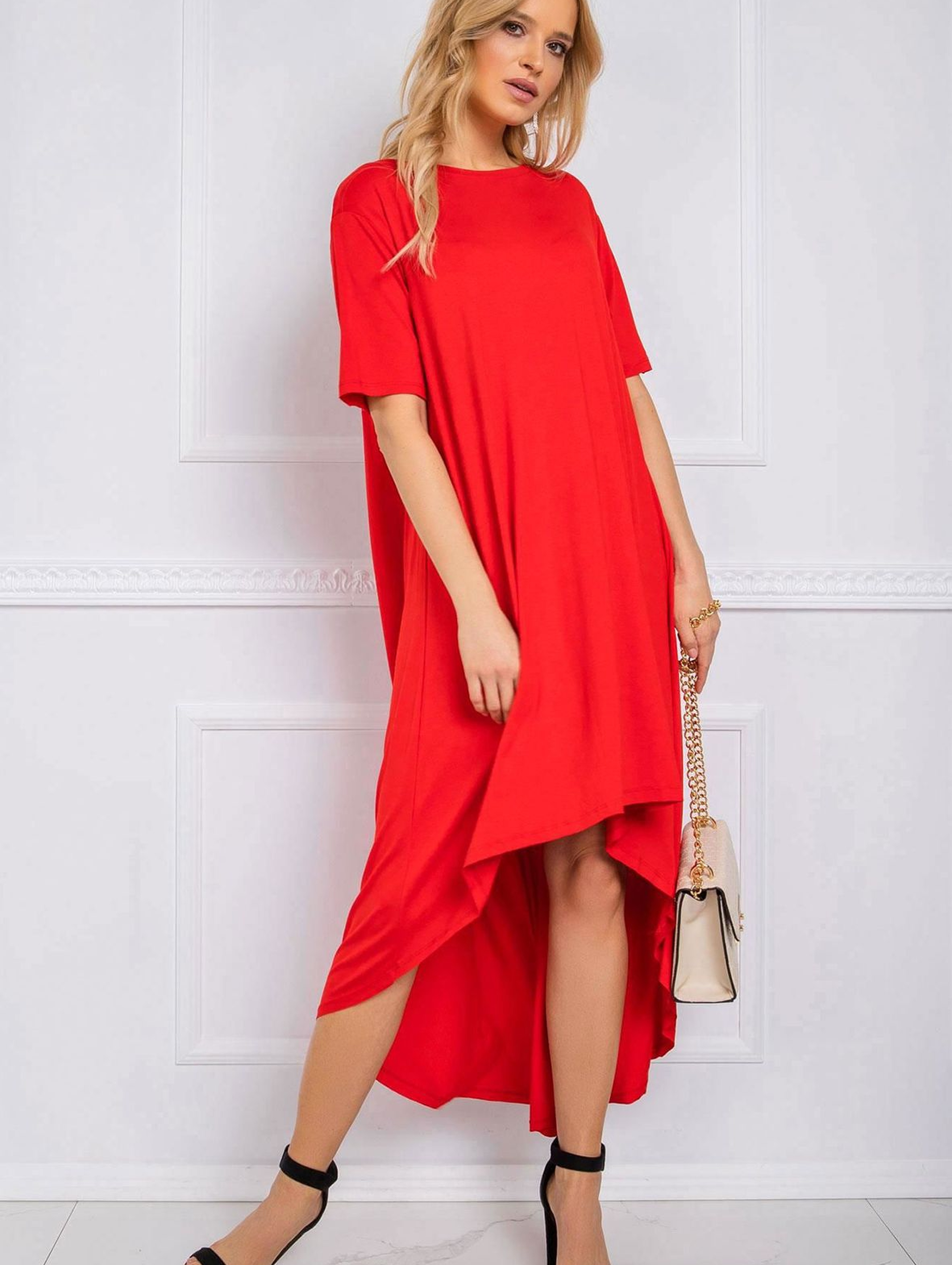 Sukienka o asymetrycznym kroju - czerwony