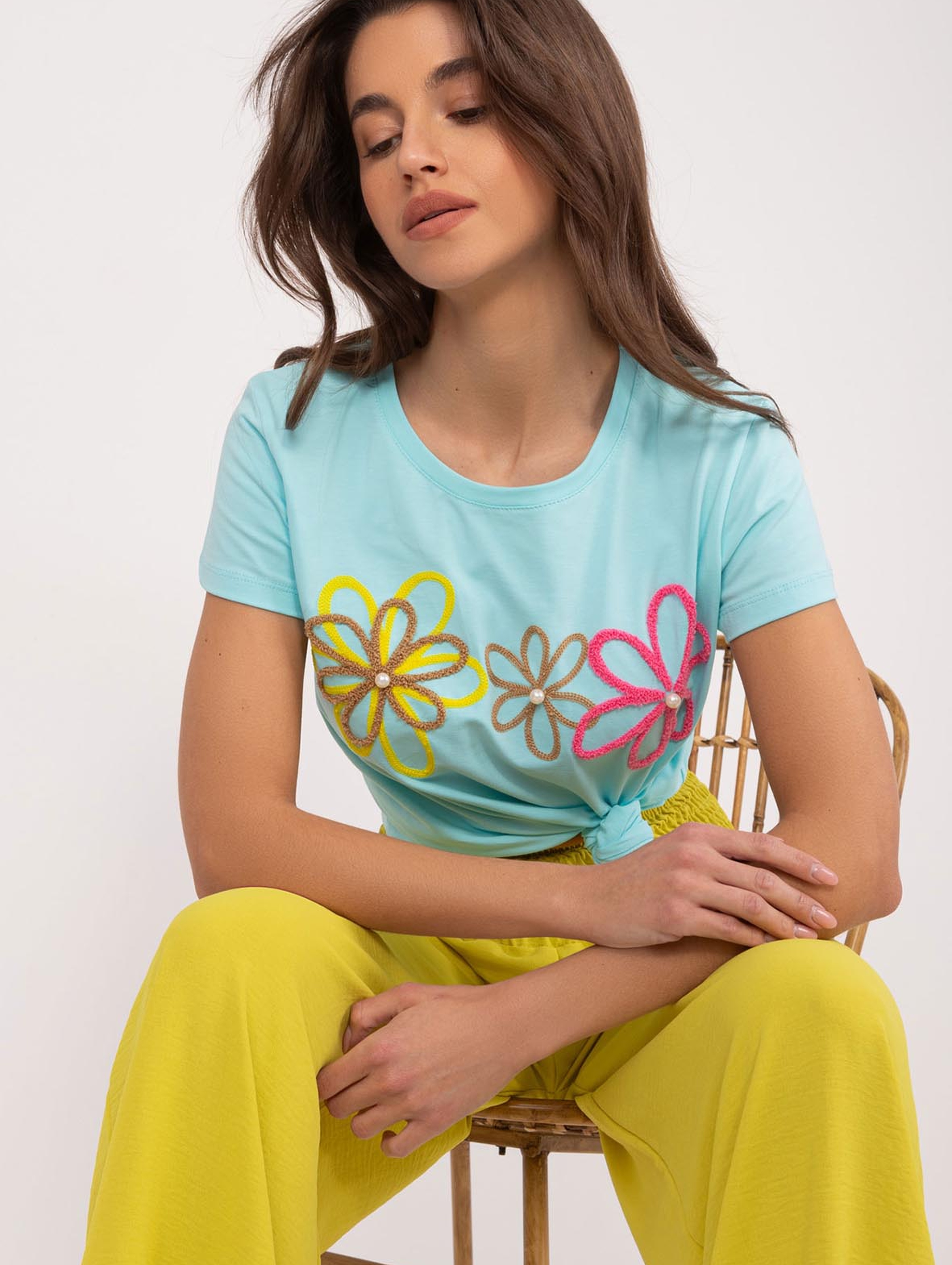 T-Shirt z kwiatową aplikacją miętowy