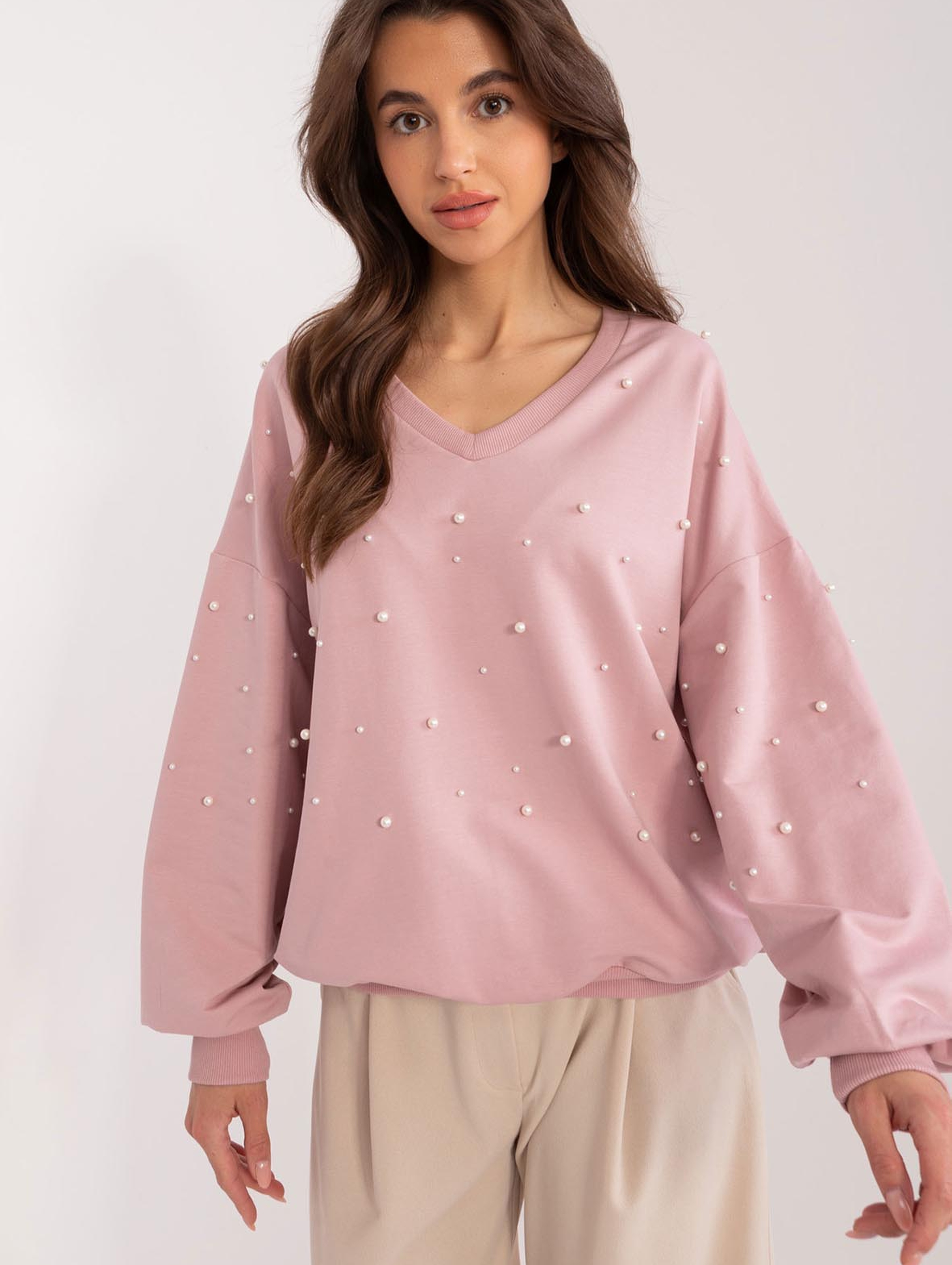 Bluza oversize z perełkami jasno różowa