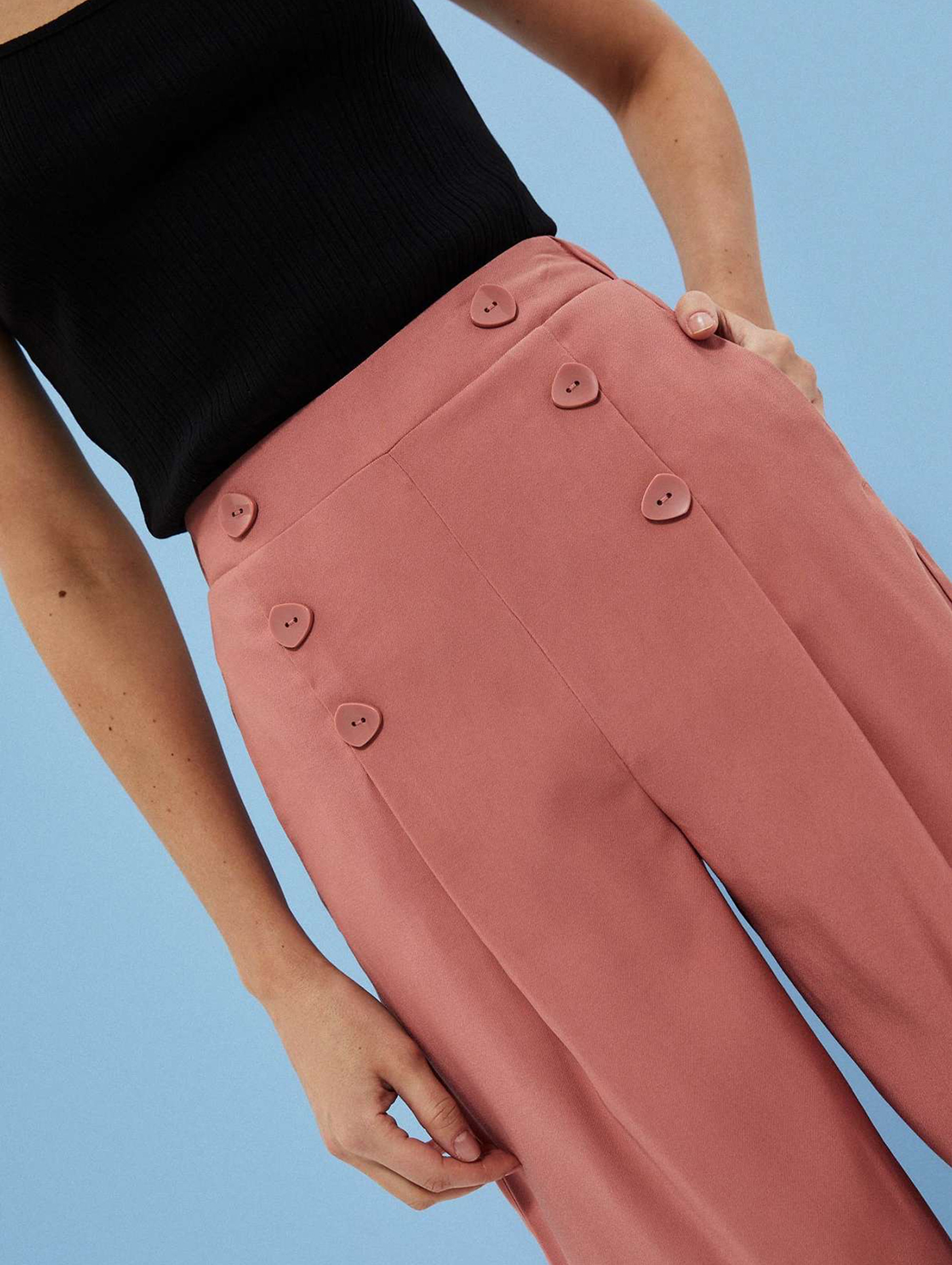 Szerokie spodnie damskie z dodatkiem wiskozy różowe