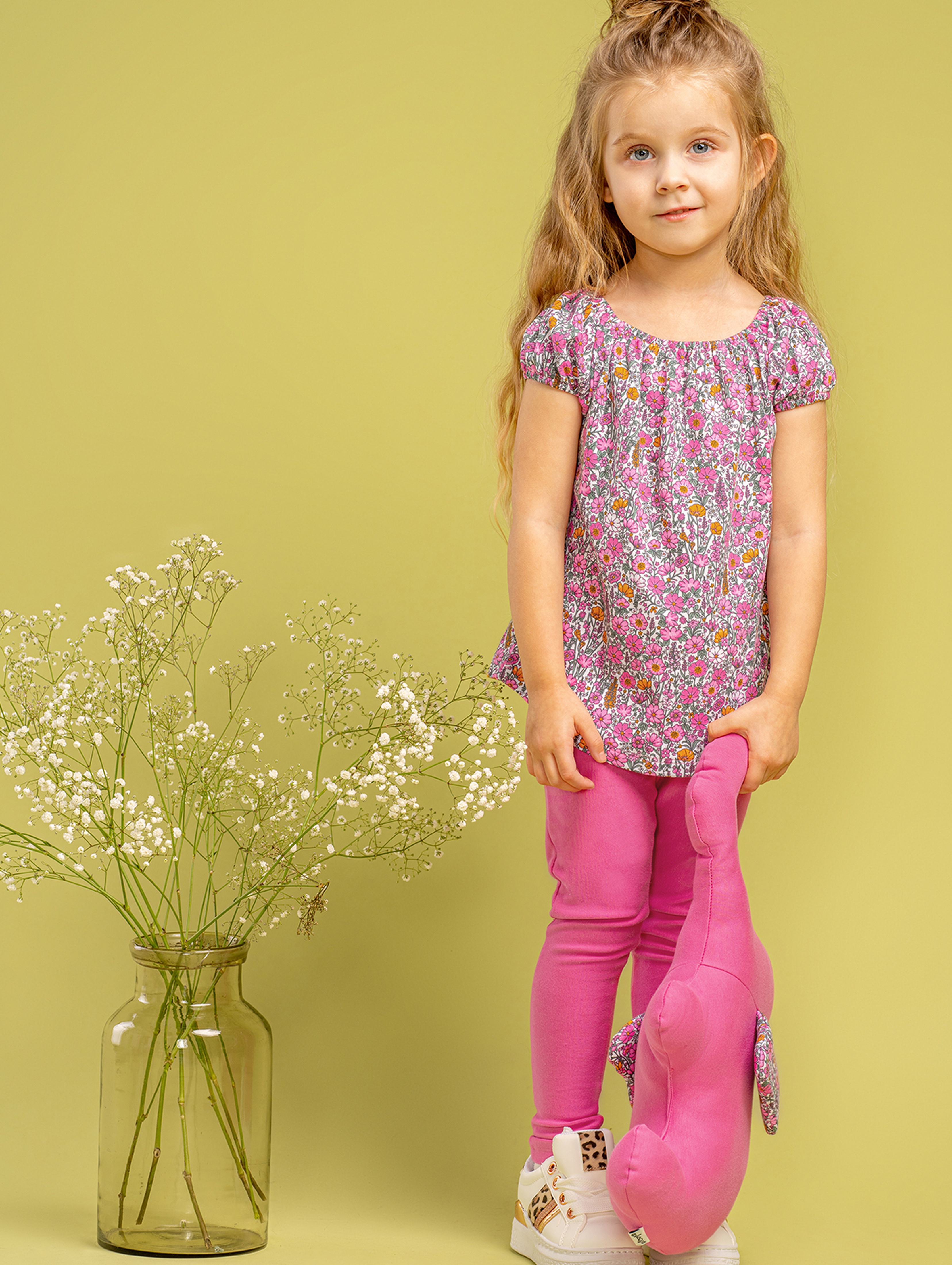 Bluzka bawełniana dziewczęca z krótkim rękawem w kwiatki Lea