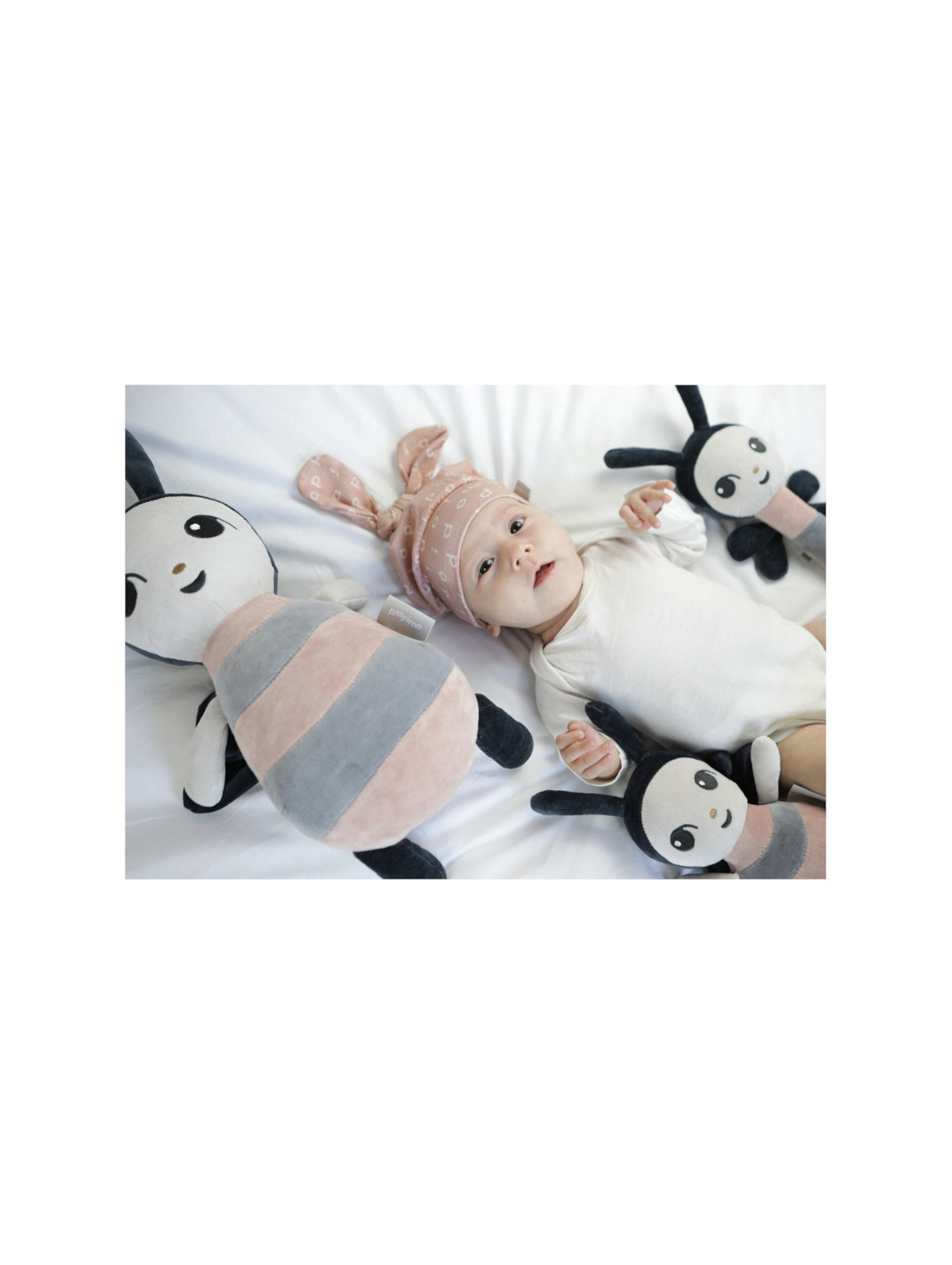 Czapeczka bawełniana literki kolekcja CuteSuit - różowa