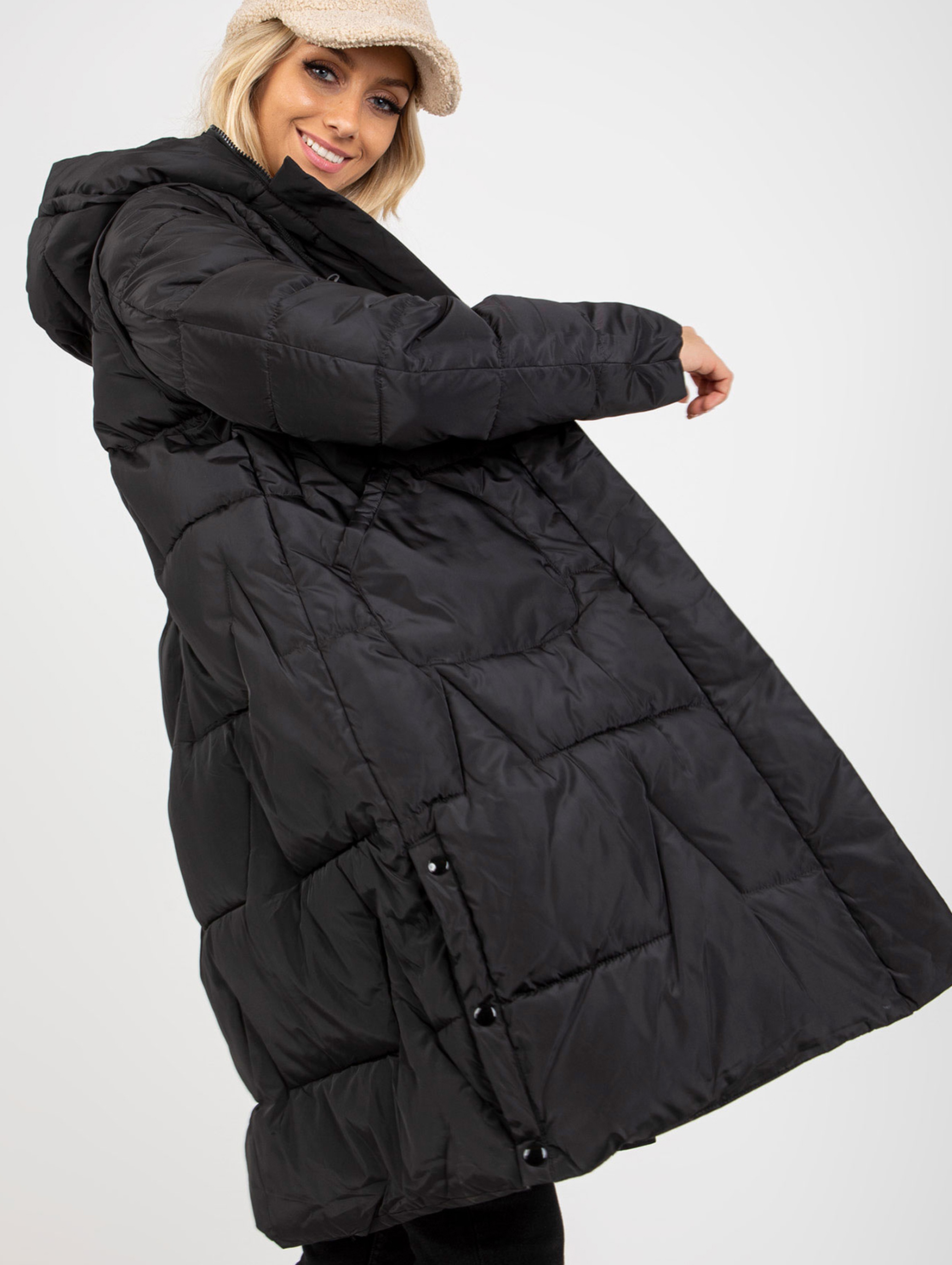Czarna długa kurtka zimowa 2w1 z odpinanymi rękawami