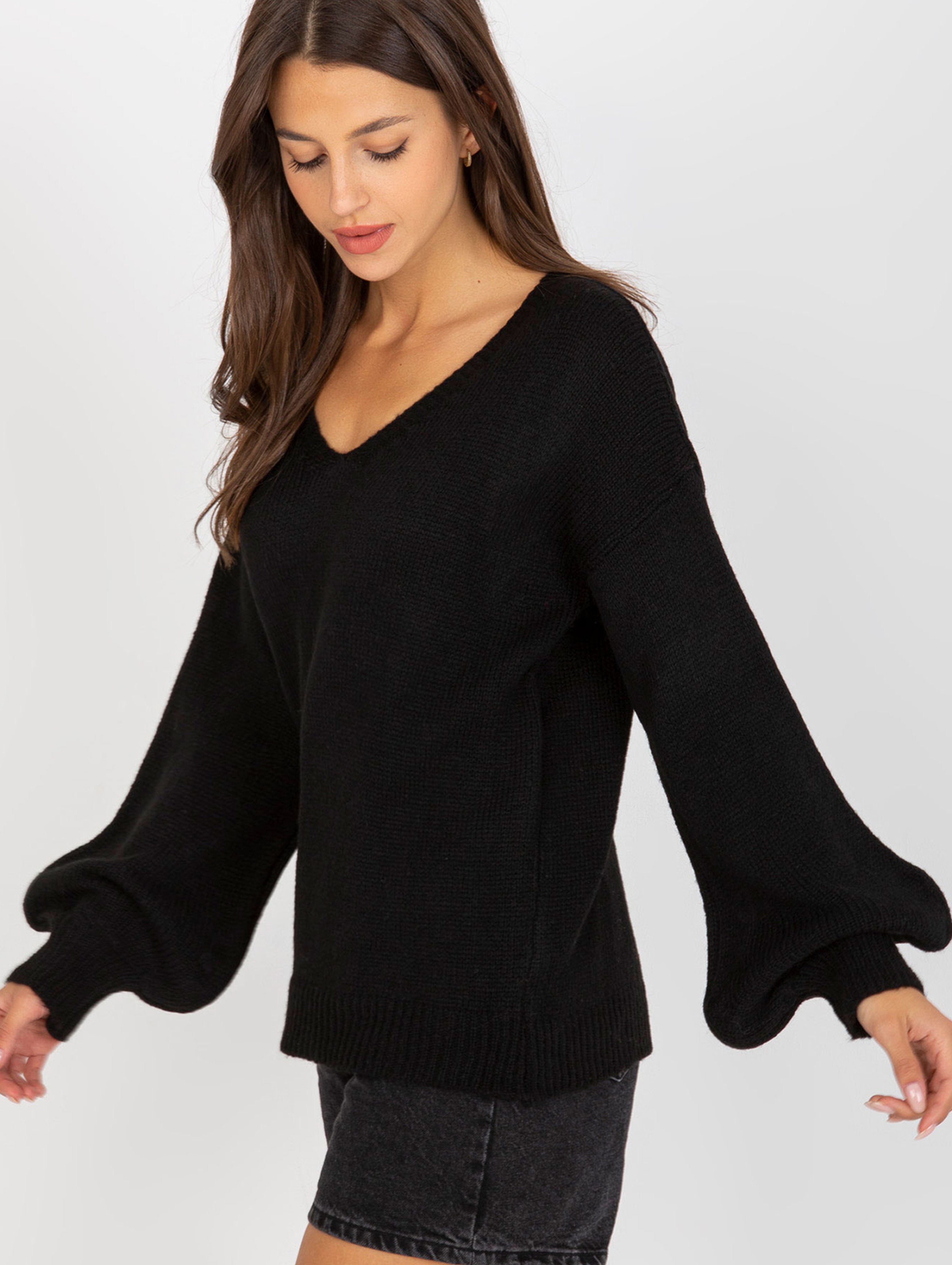 Czarny cienki sweter klasyczny z dekoltem V OCH BELLA