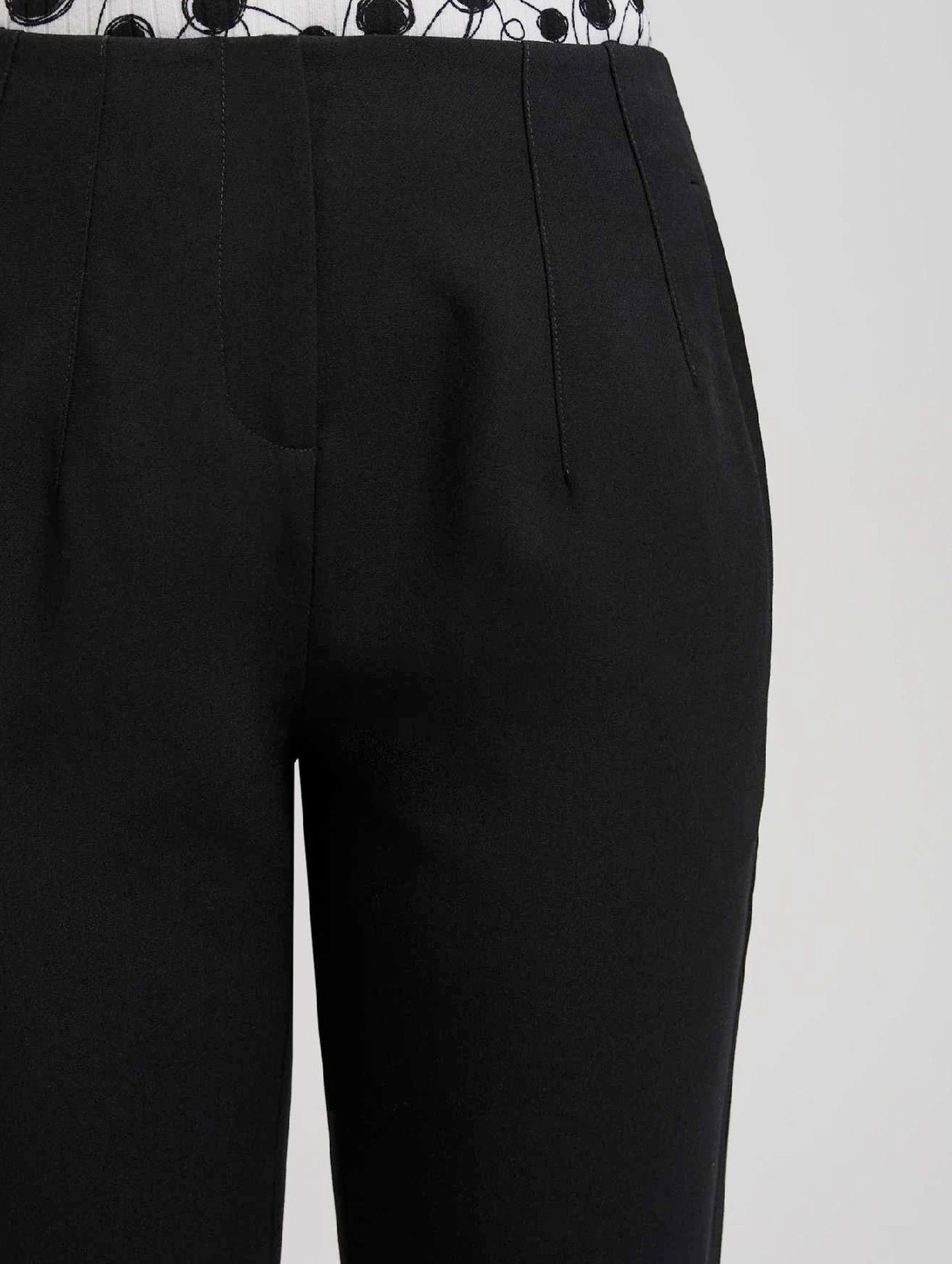 Czarne spodnie gładkie damskie z prostą nogawką