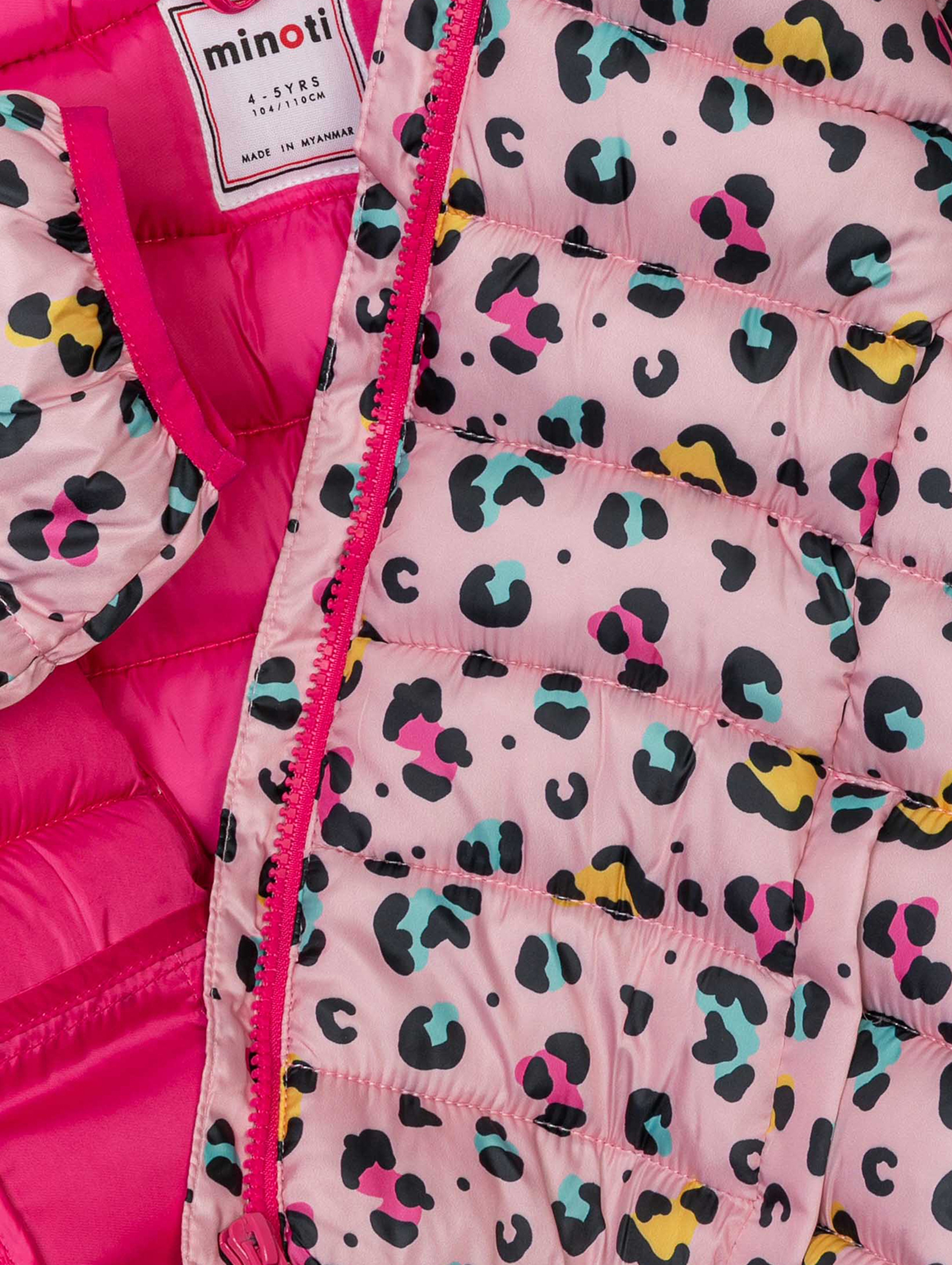 Dziewczęca kurtka różowa ocieplana ze stójką w kolorowe cętki