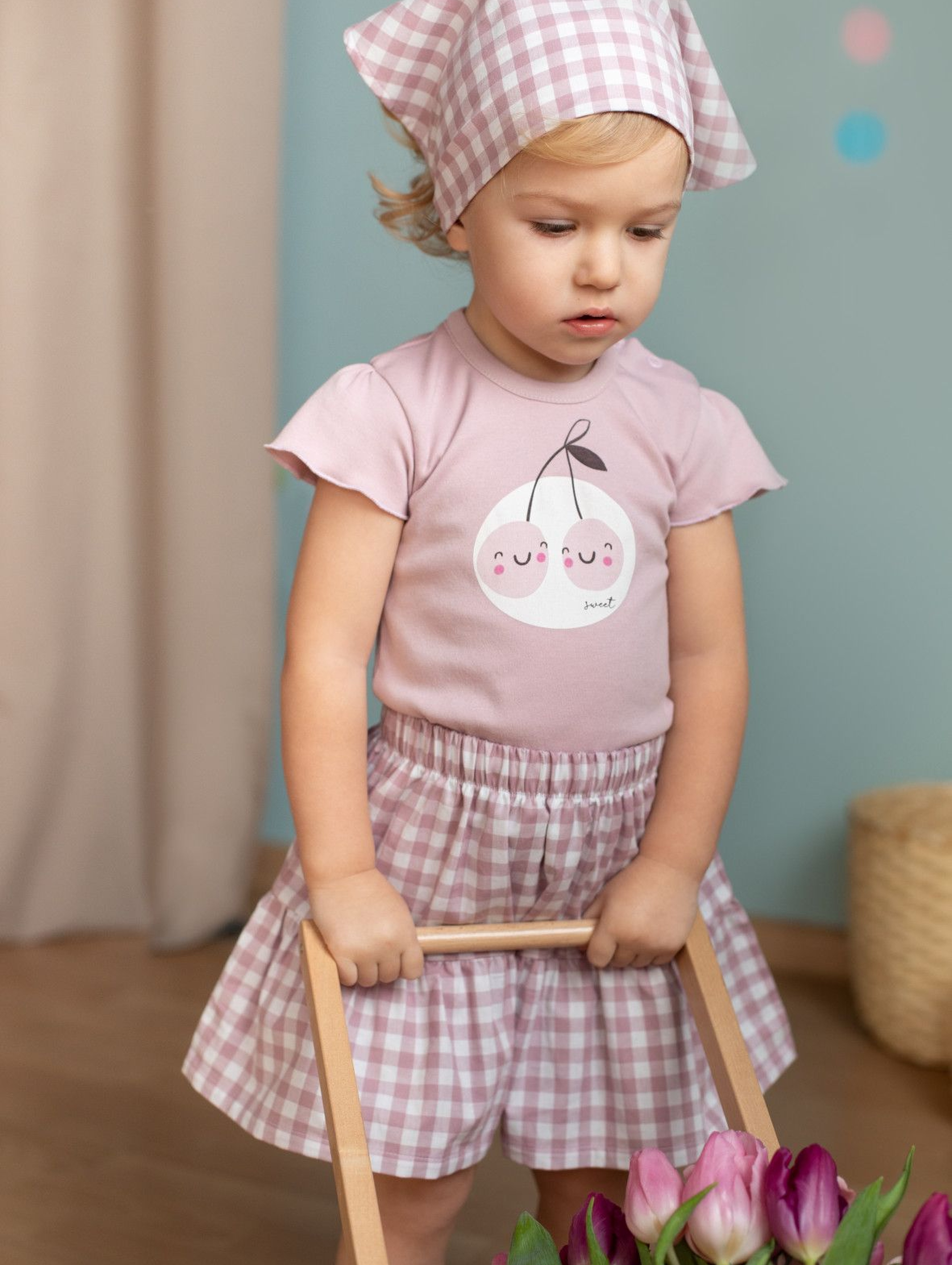 Spódniczka dziewczęca z tkaniny bawełnianej w różowo-białą kratkę
