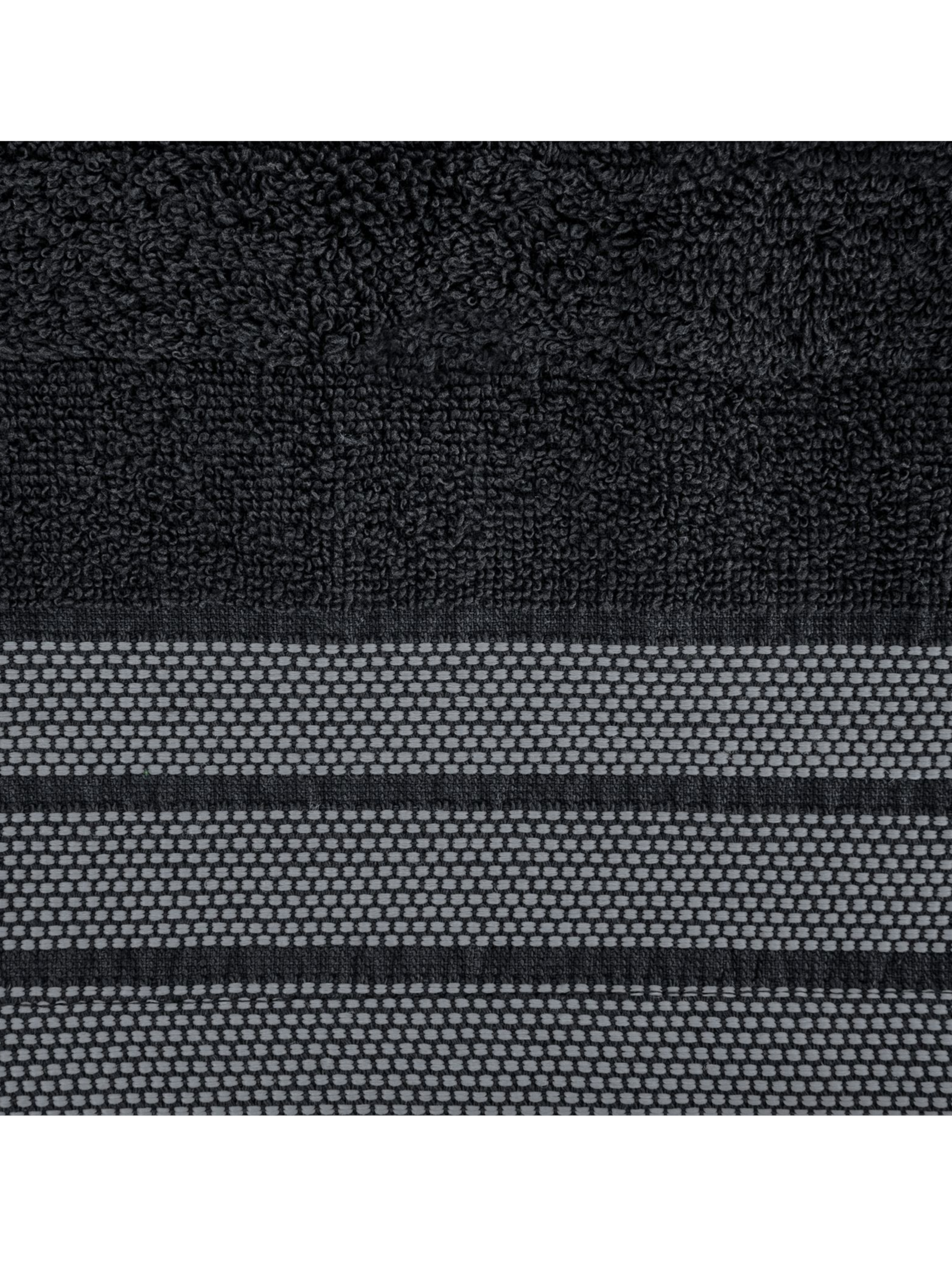 Czarny ręcznik zdobiony pasami 70x140 cm