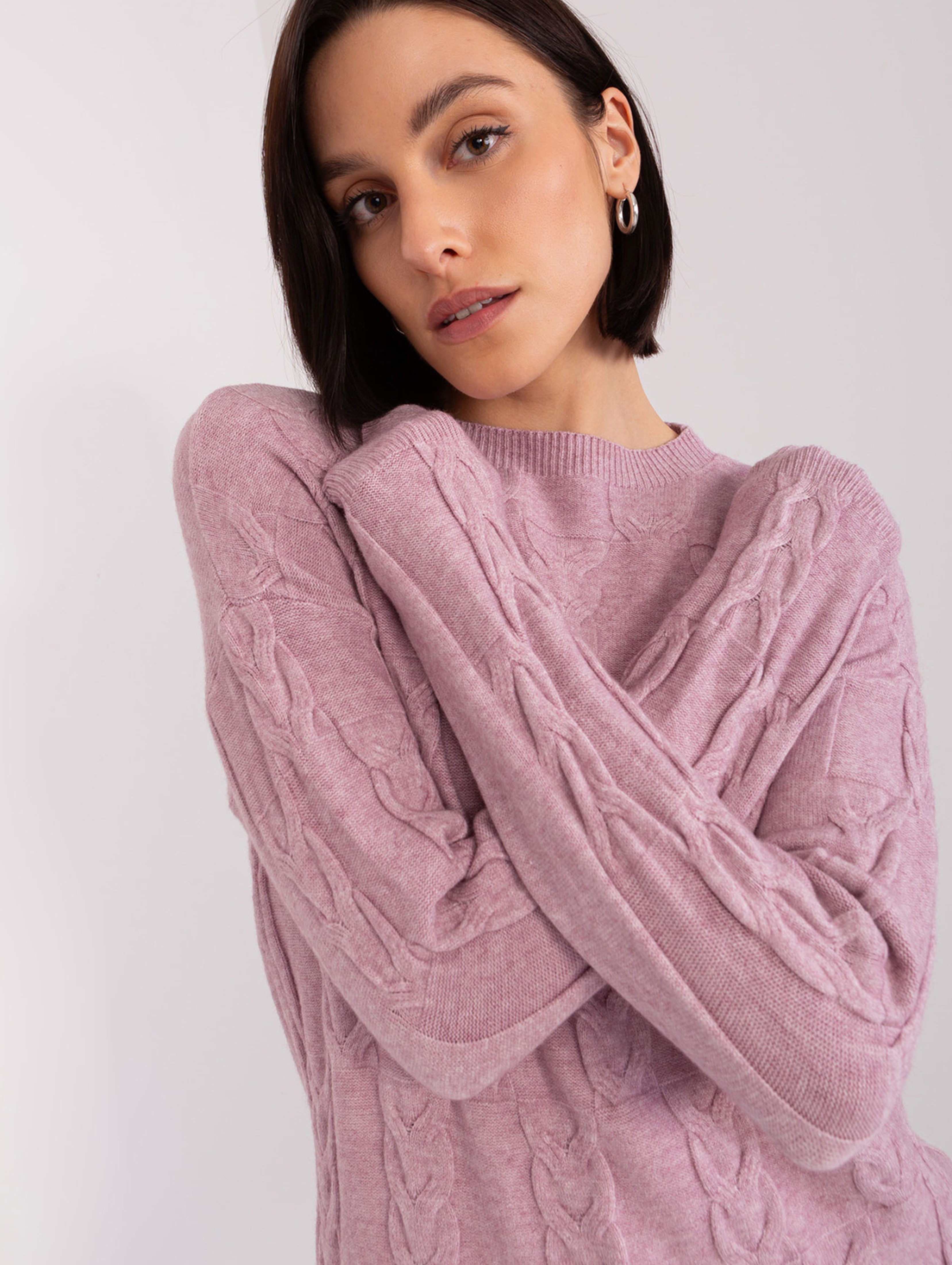 Sweter z warkoczami o luźnym kroju jasny fioletowy