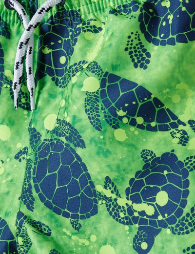 Zielone szorty kąpielowe dla chłopca w żółwie