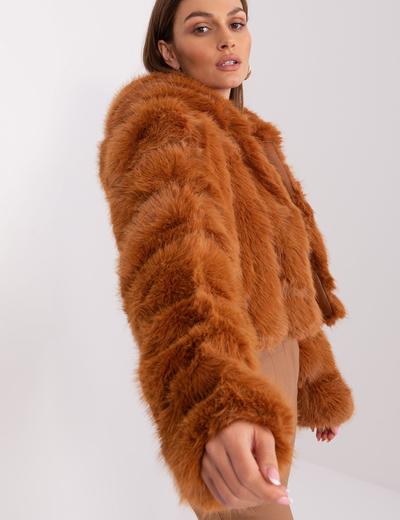 Krótka kurtka ze sztucznego futra jasny brązowy