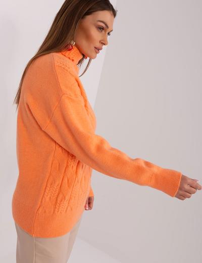 Damski sweter z golfem jasny pomarańczowy