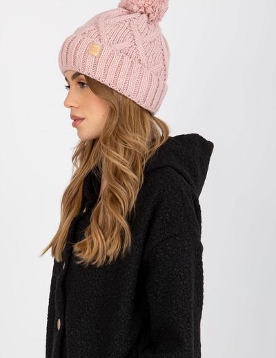 Jasnoróżowa zimowa czapka damska z pomponem