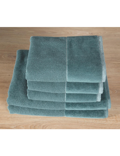 Zielony ręcznik 50x90 cm z ozdobnym pasem