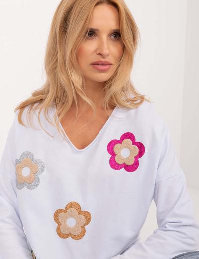 Biała damska casualowa bluzka z dekoltem V w kwiaty