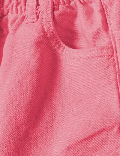 Różowe krótkie spodenki tkaninowe dla niemowlaka