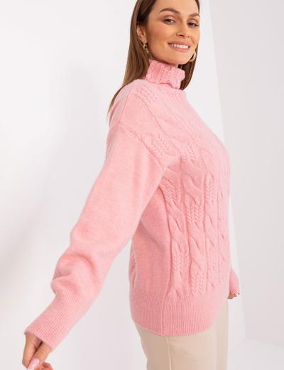 Damski sweter z golfem jasny różowy