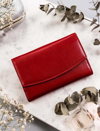 Elegancki portfel damski czerwony ze skóry naturalnej — Rovicky