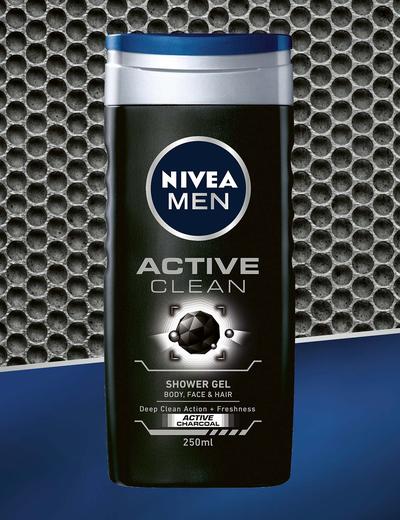 Zestaw NIVEA MEN BLACK & WHITE COLLECTION (żel pod prysznic Active Clean 250ml + łagodzący krem nawilżający do twarzy Sensitive 75ml + antyperspirant Black & White Invisible roll-on 50ml)