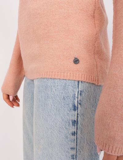 Jasnoróżowy sweter klasyczny z dekoltem V