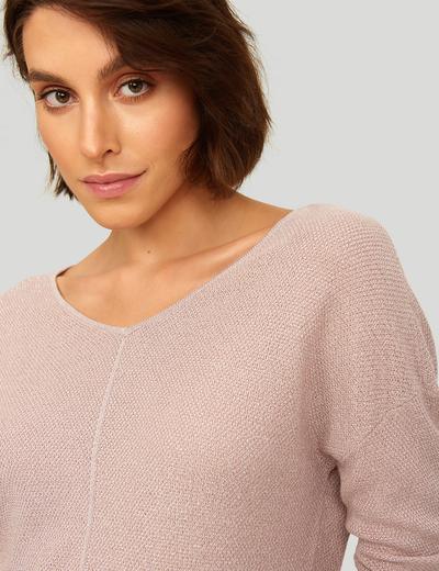 Sweter damski z połyskującą nitką - różowy